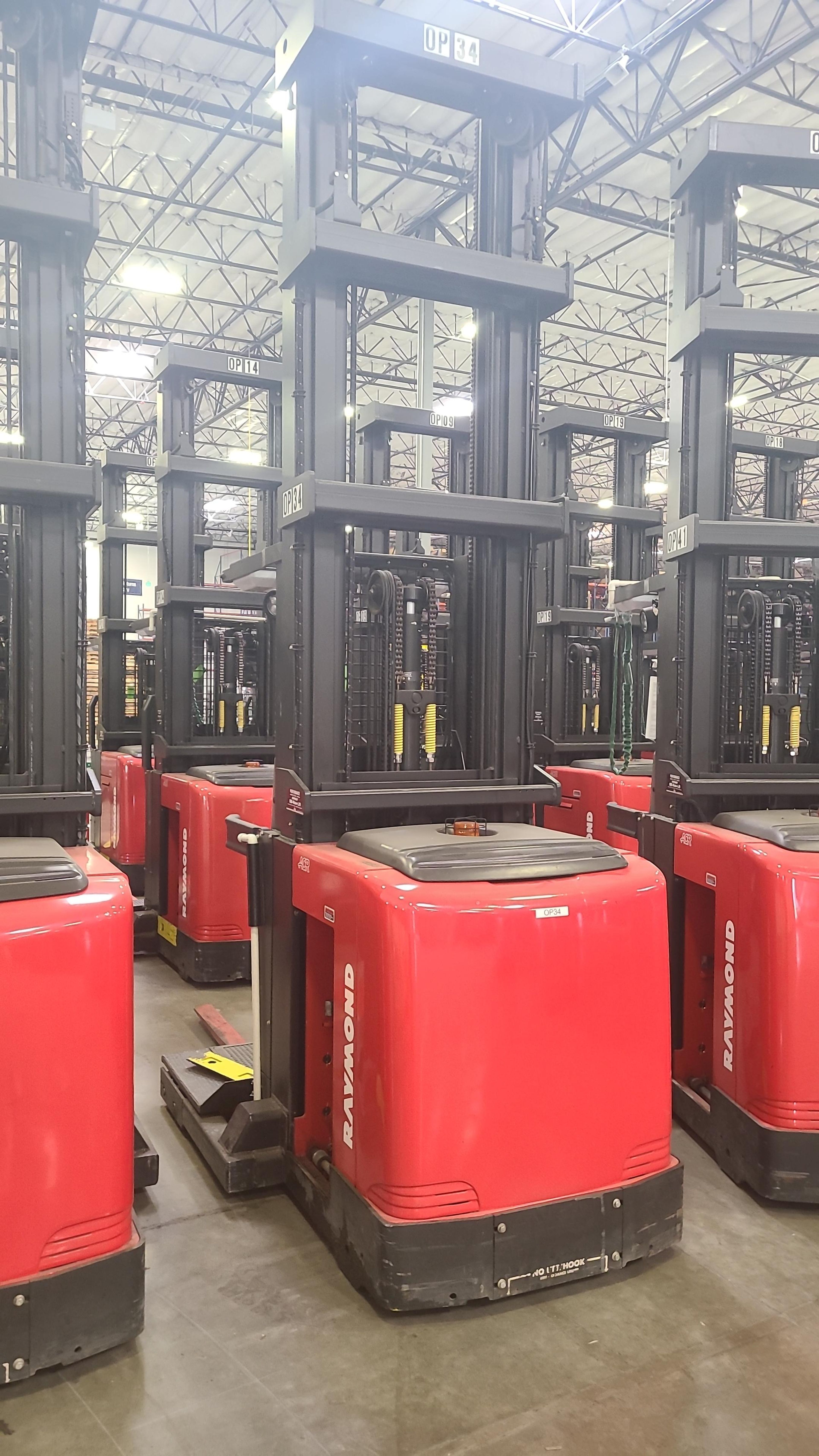 Raymond Order Picker - Wire Guided