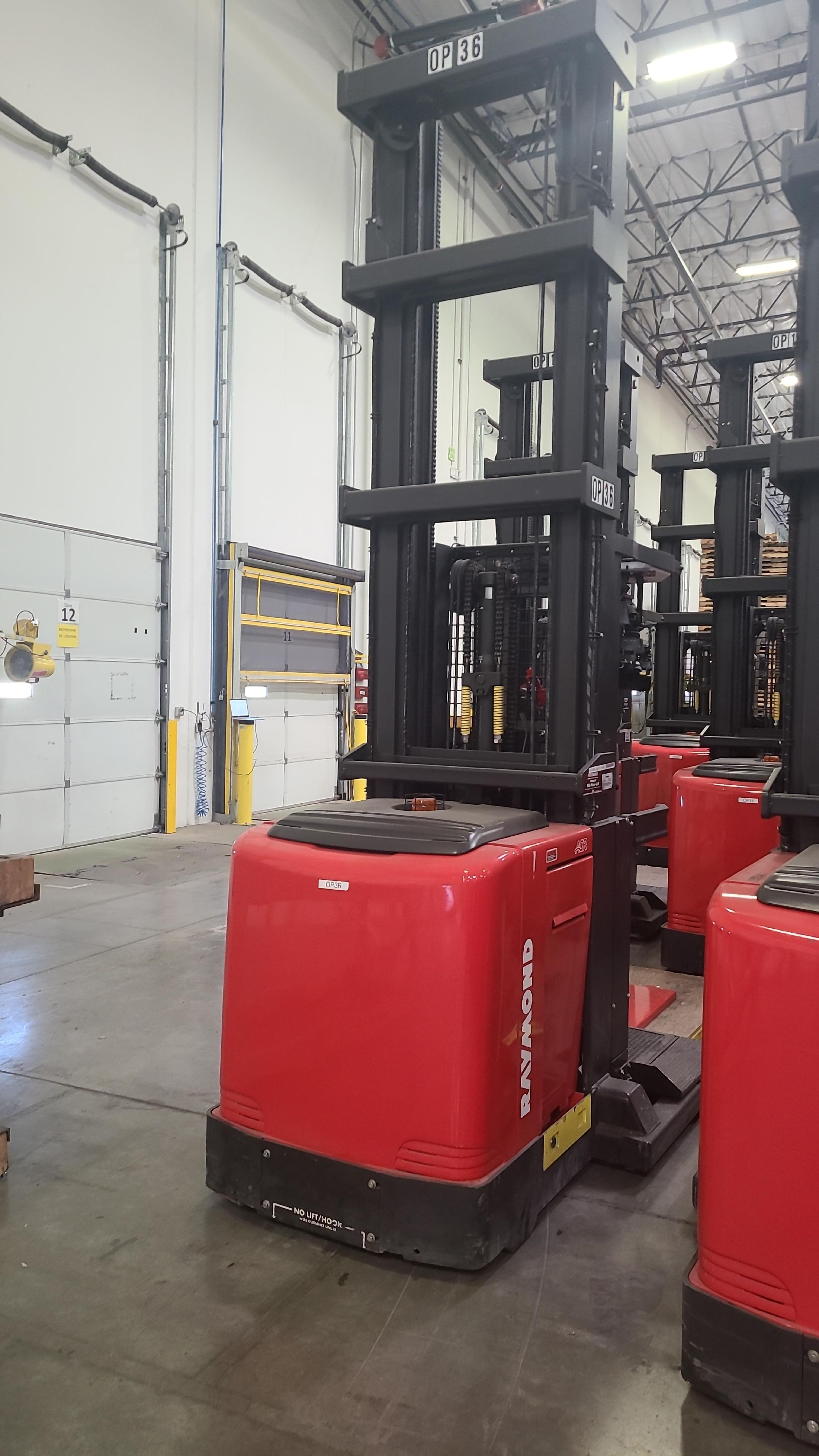 Raymond Order Picker - Wire Guided