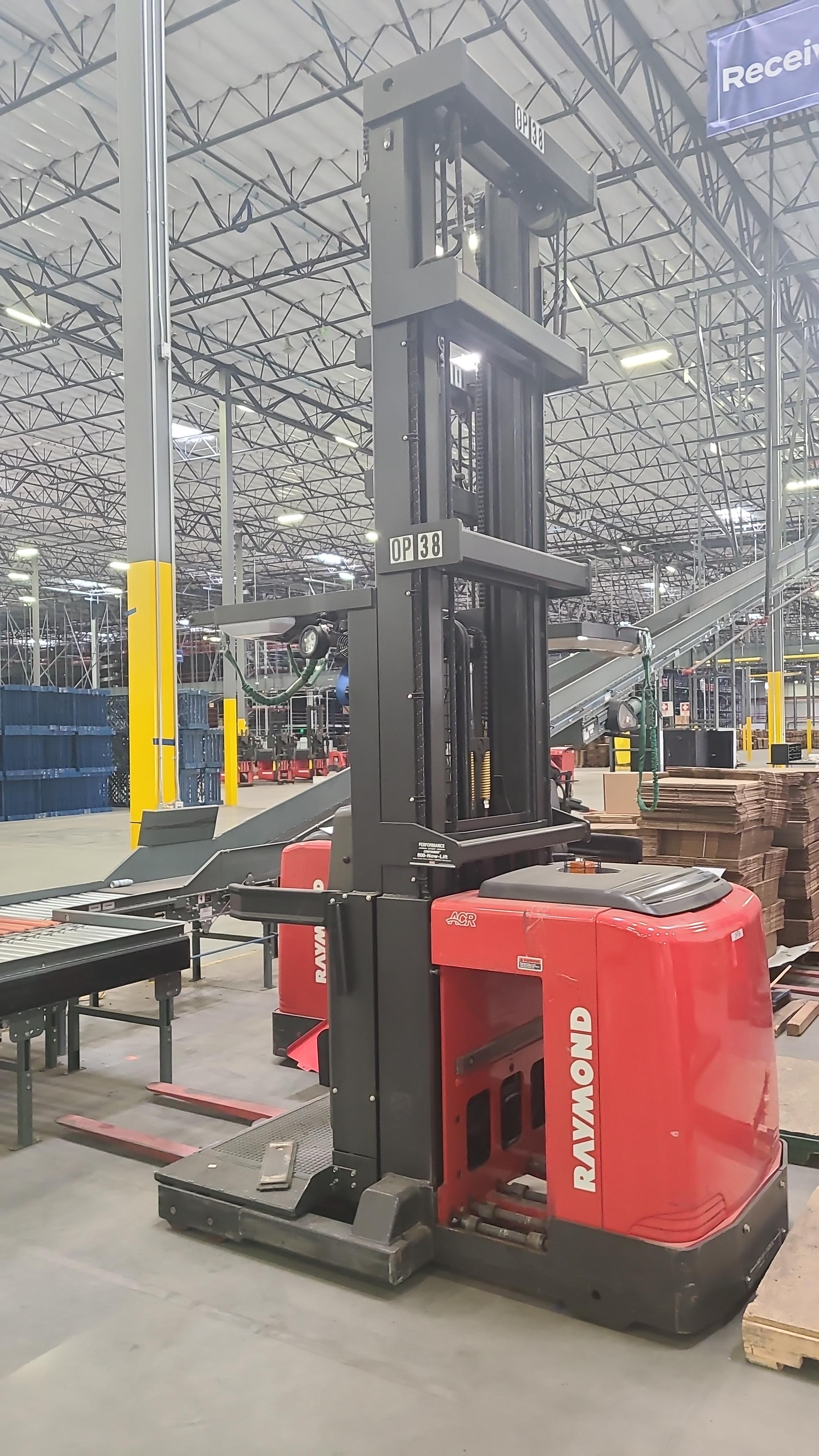 Raymond Order Picker - Wire Guided