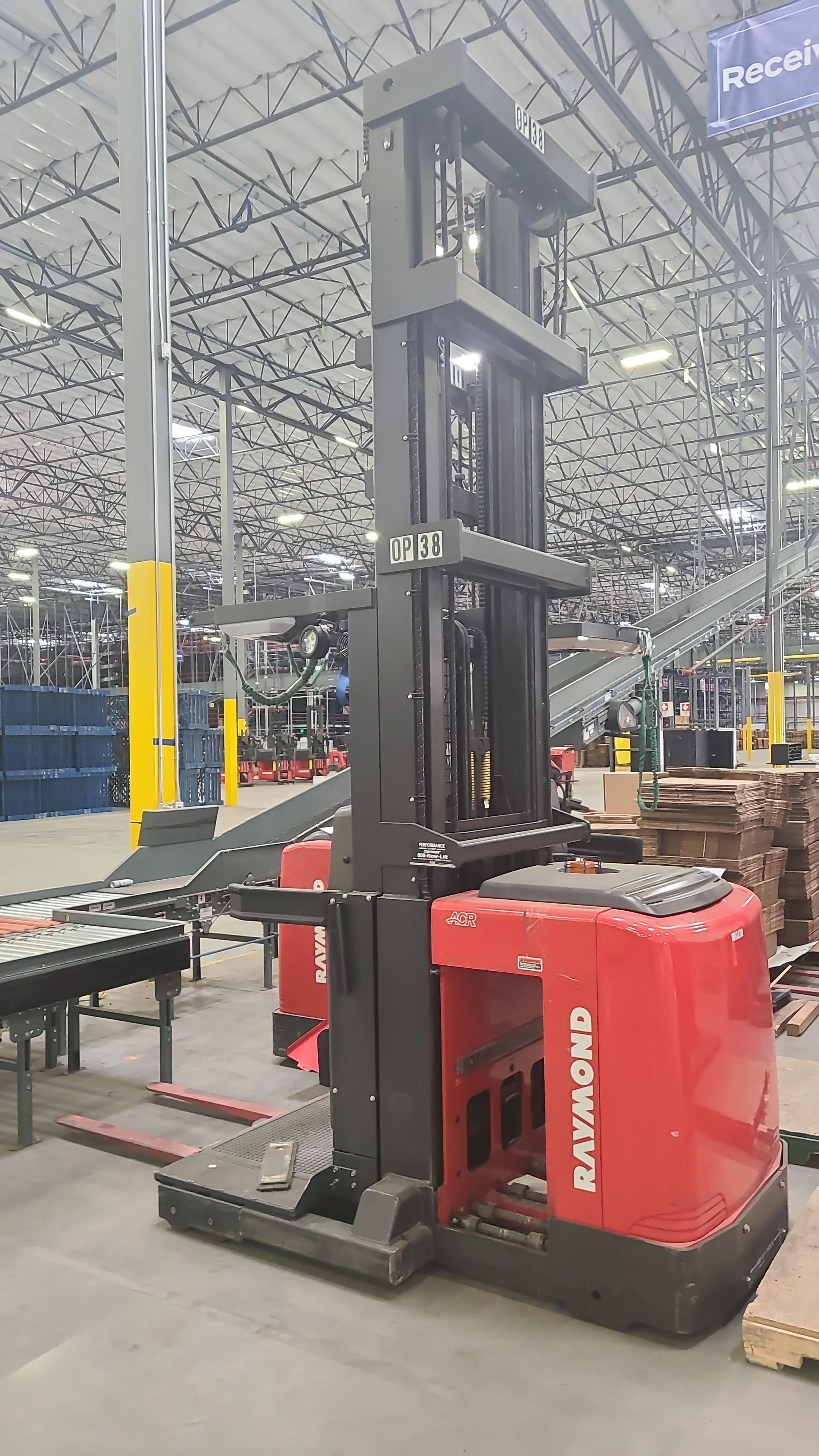 Raymond Order Picker - Wire Guided