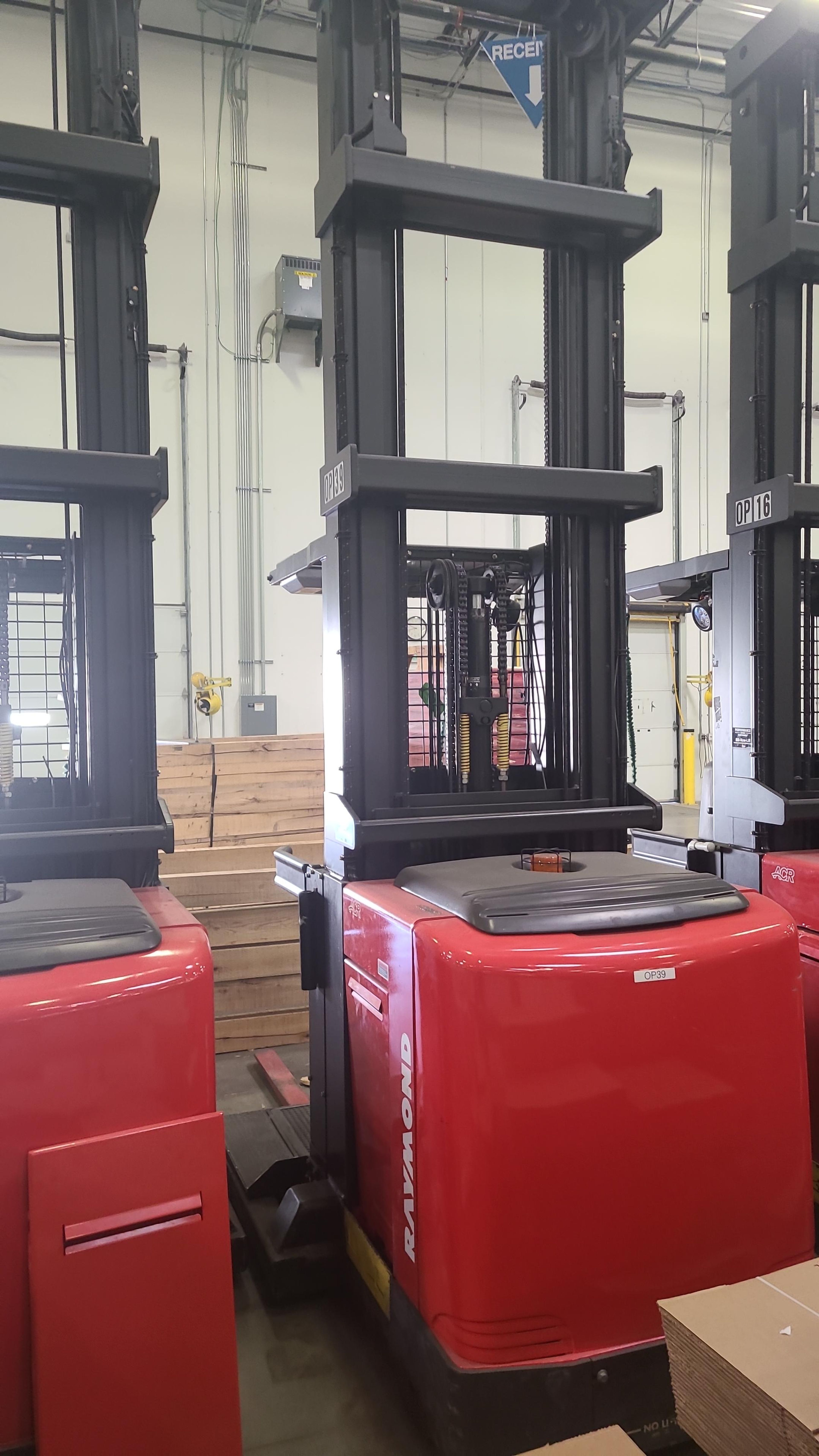 Raymond Order Picker - Wire Guided