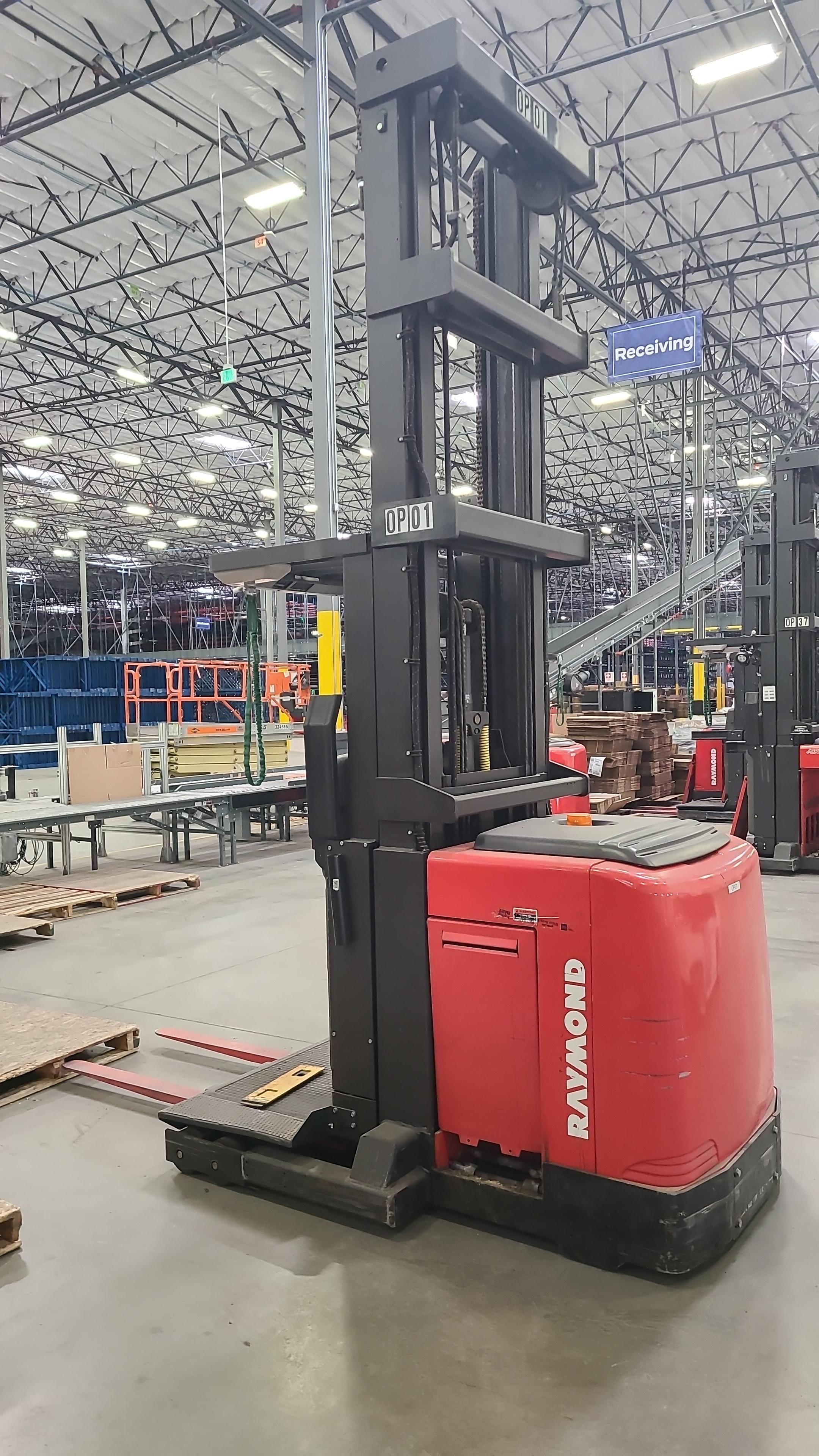 Raymond Order Picker - Wire Guided