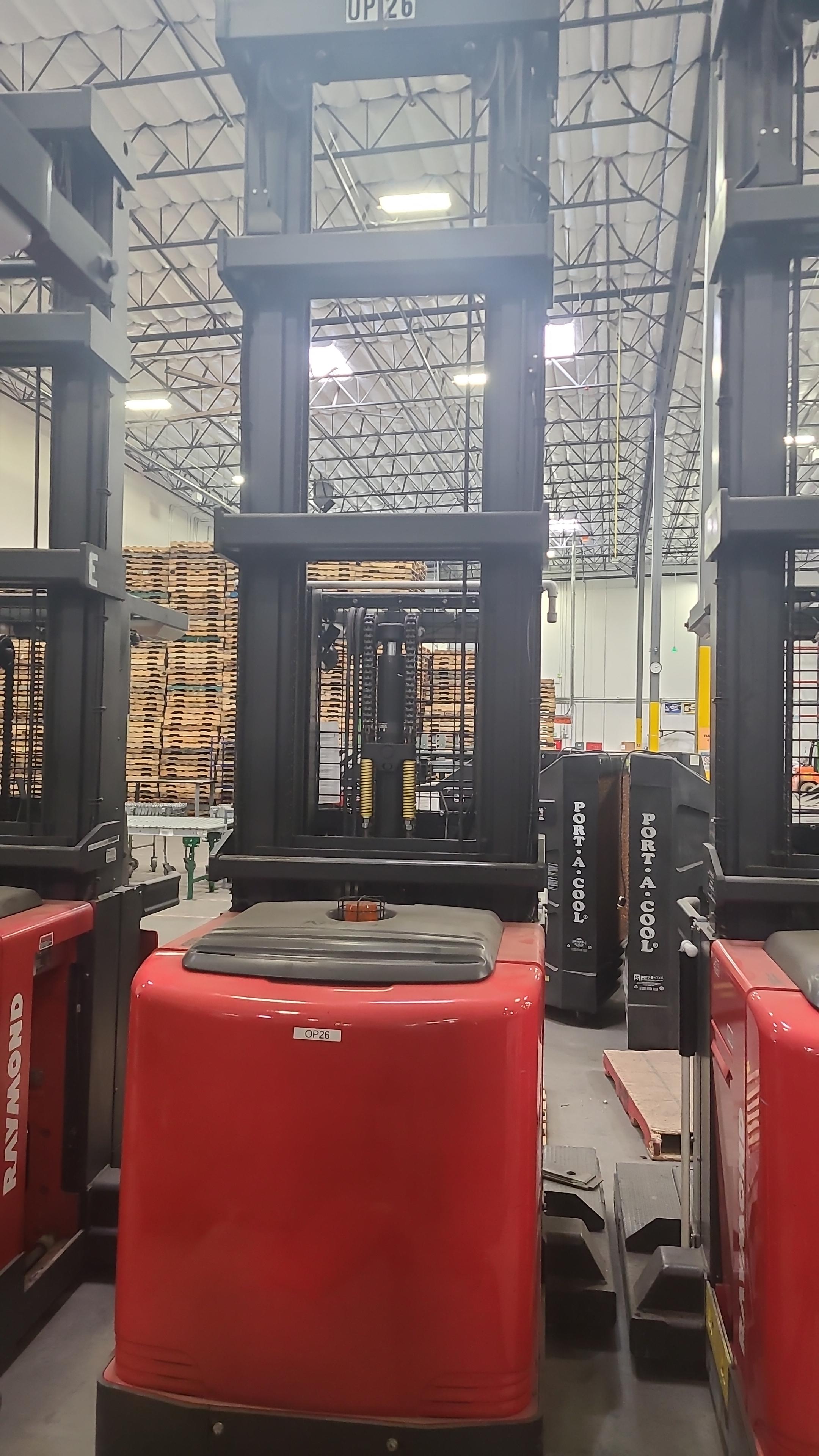 Raymond Order Picker - Wire Guided