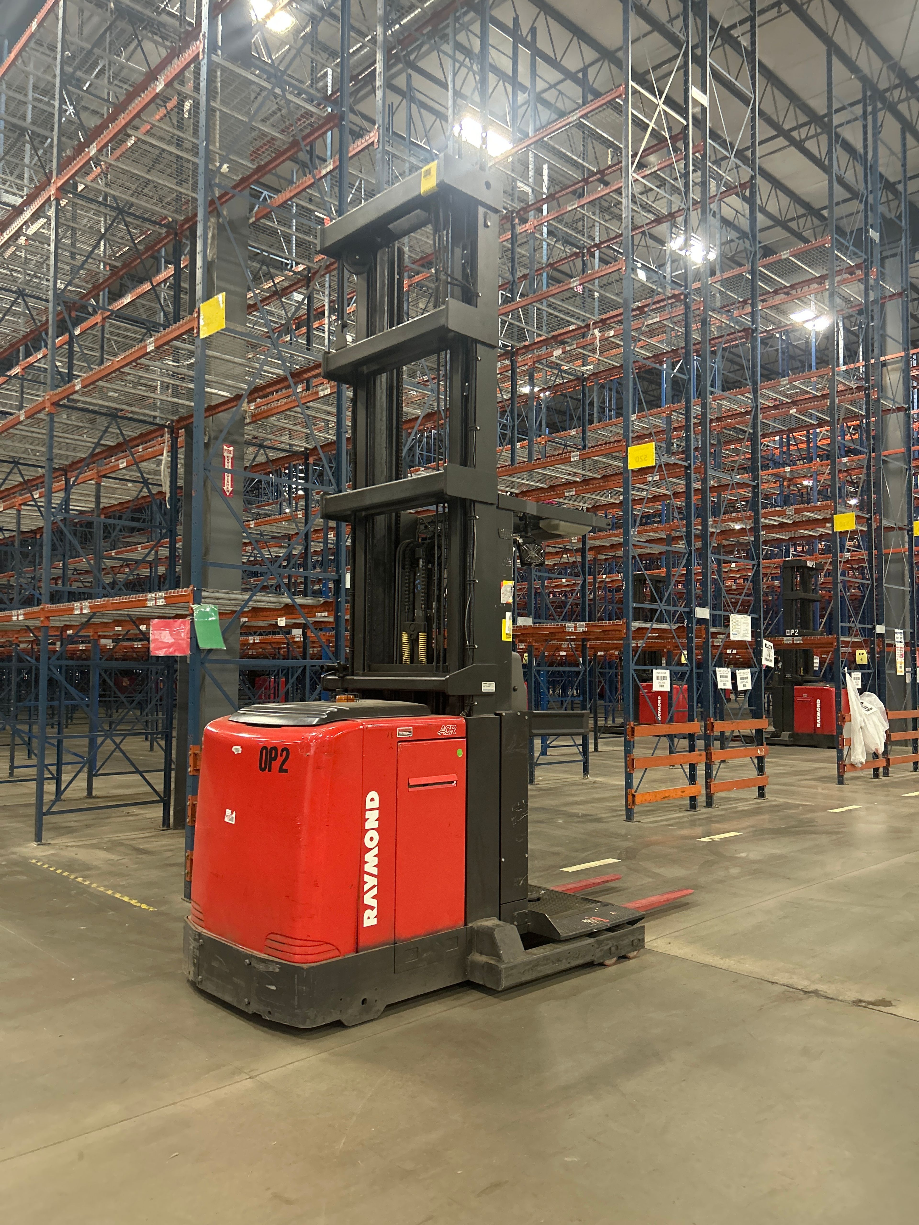 Raymond Order Picker - Wire Guided