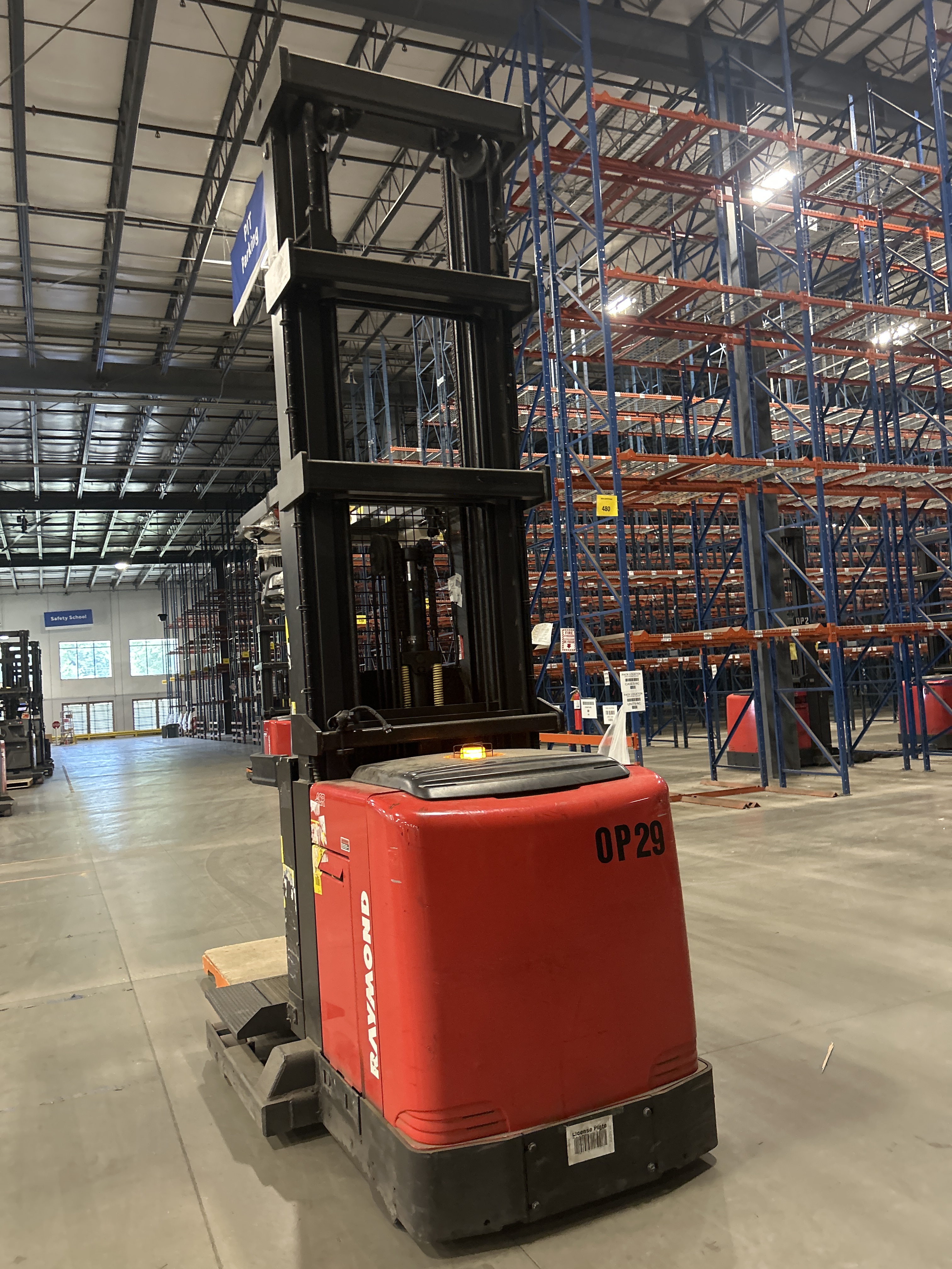 Raymond Order Picker - Wire Guided