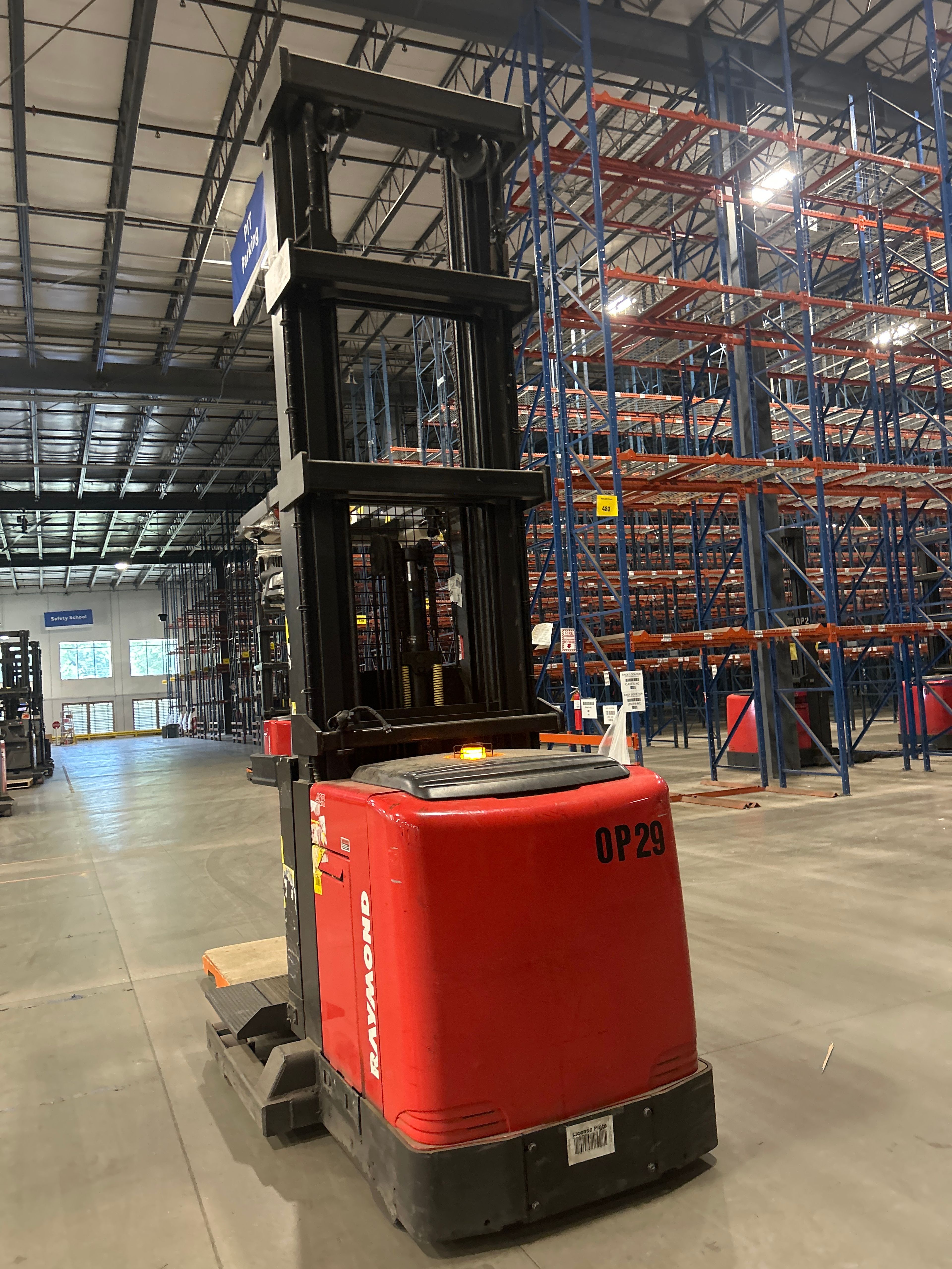 Raymond Order Picker - Wire Guided