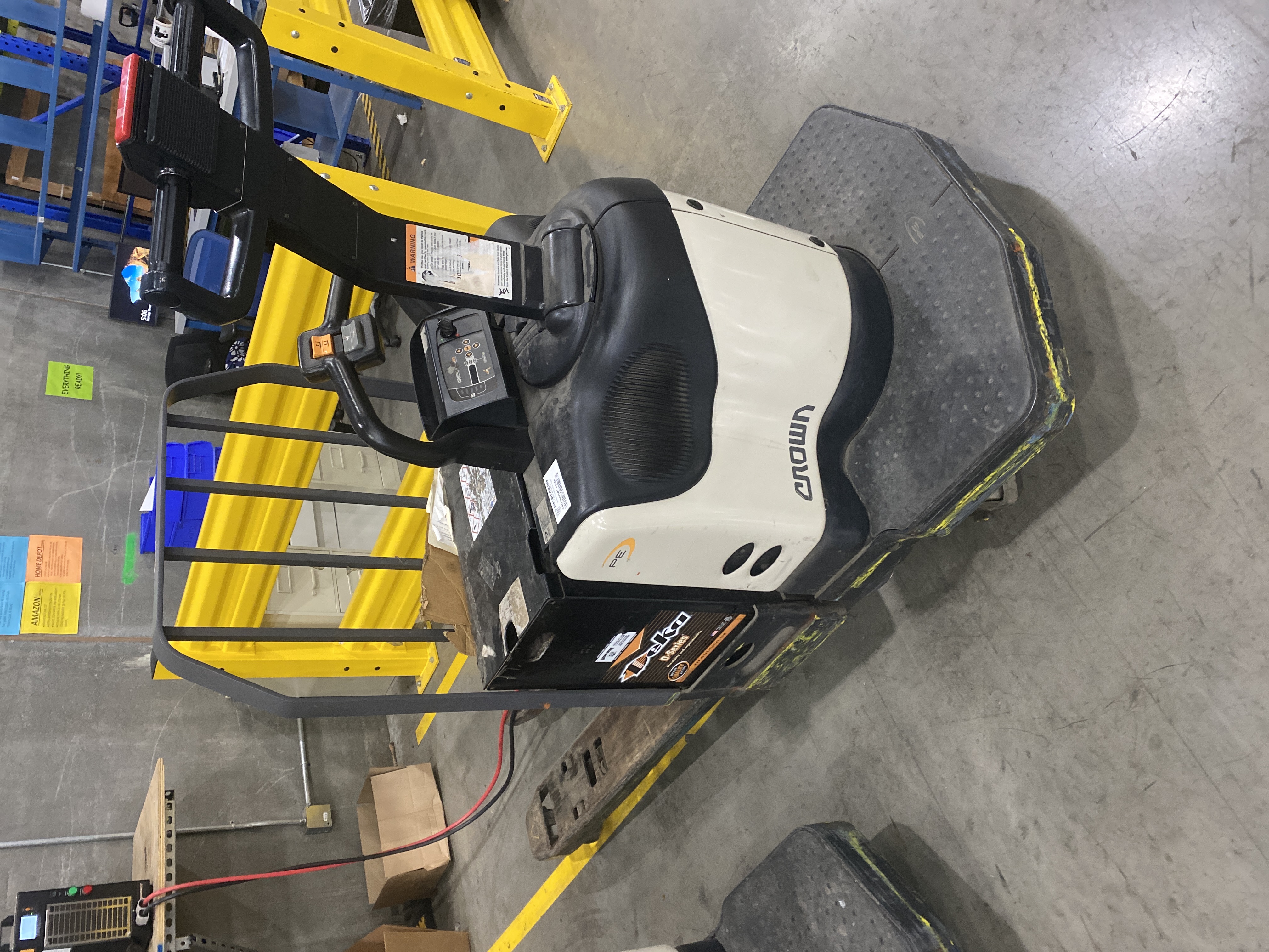 Crown Walkie Rider Single Pallet