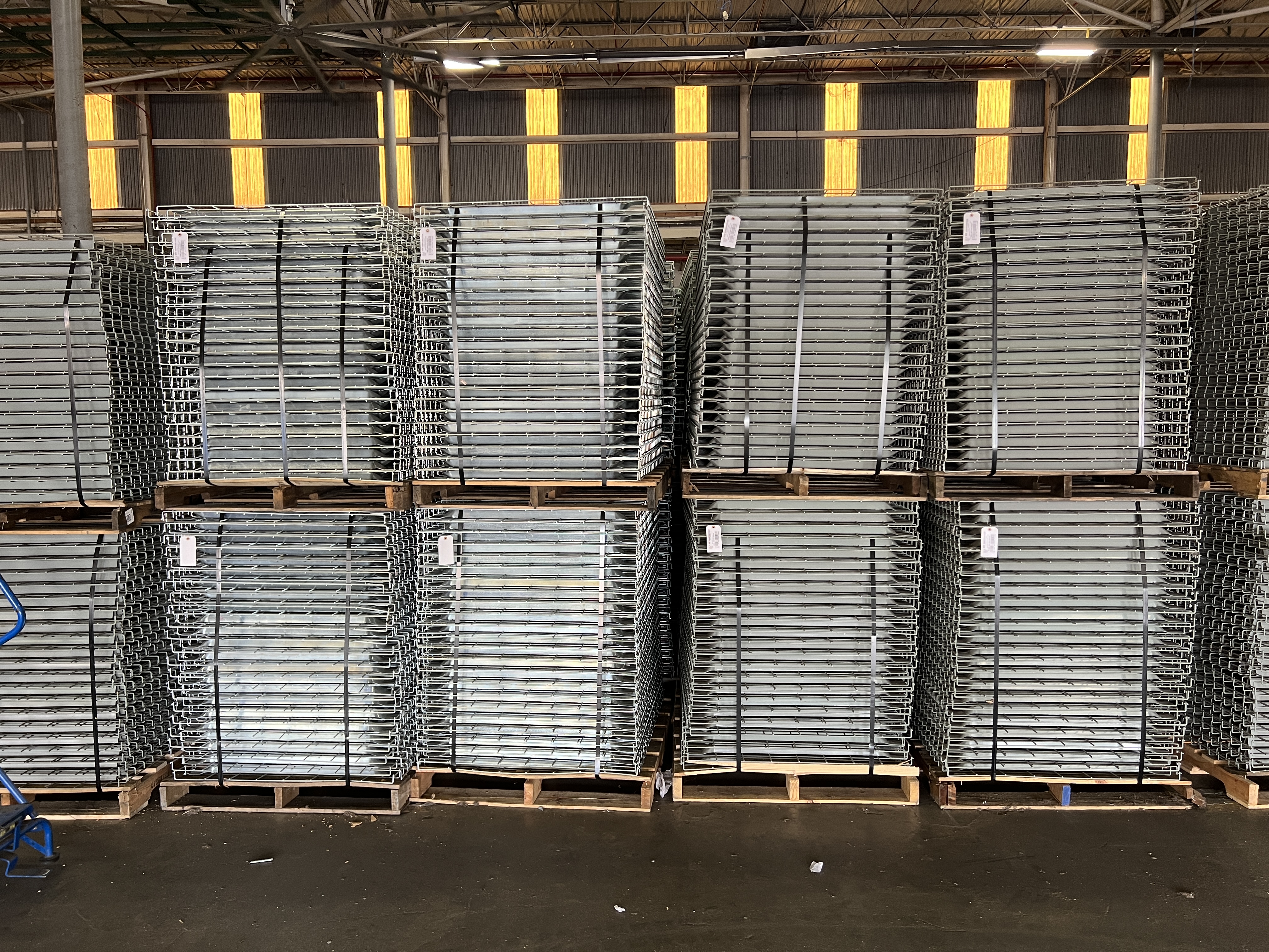 Wire Deck - 36" x 46" - Flared Outside Waterfall