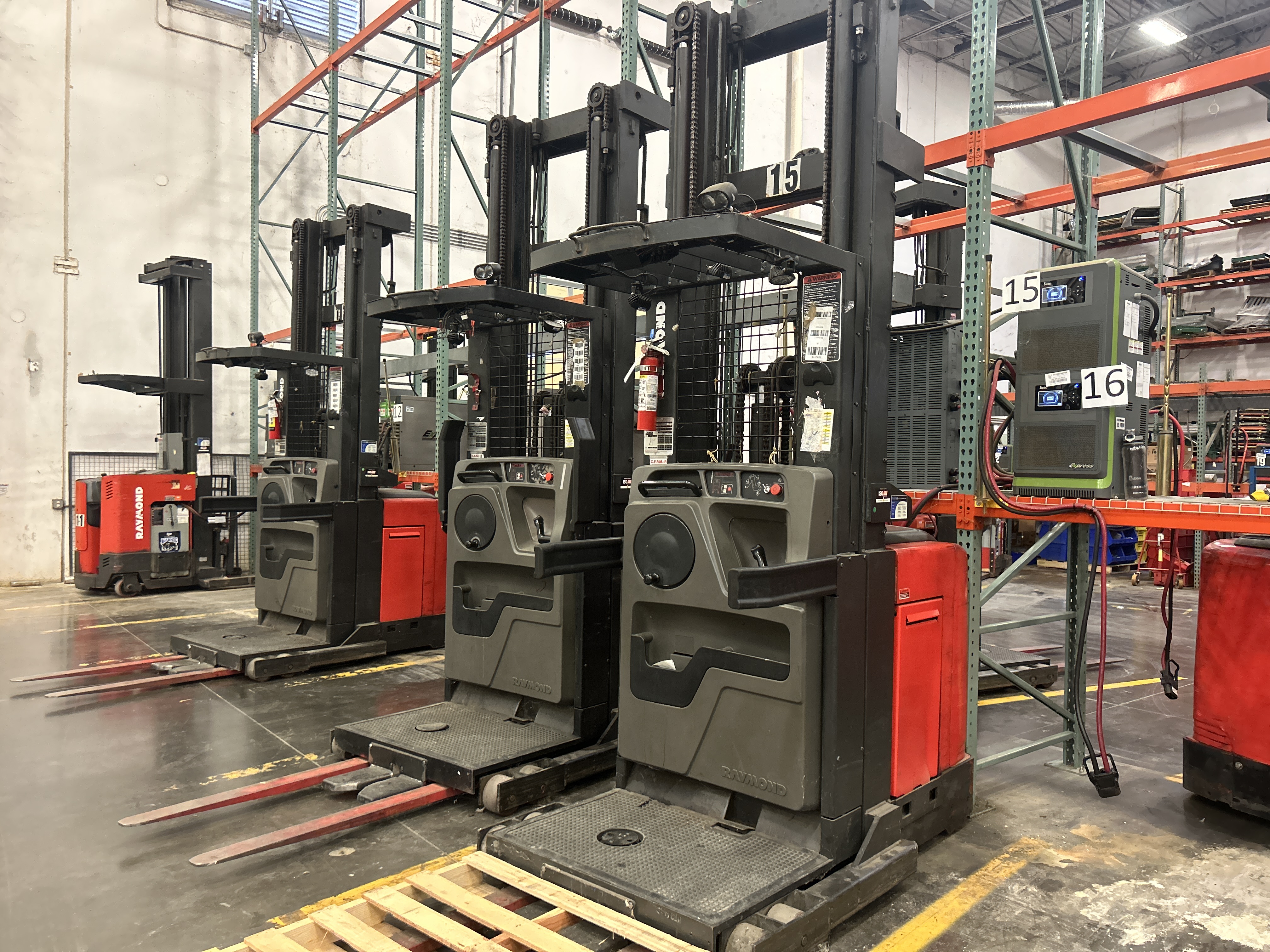 2004 Raymond EASI-OPC30TT Order Picker