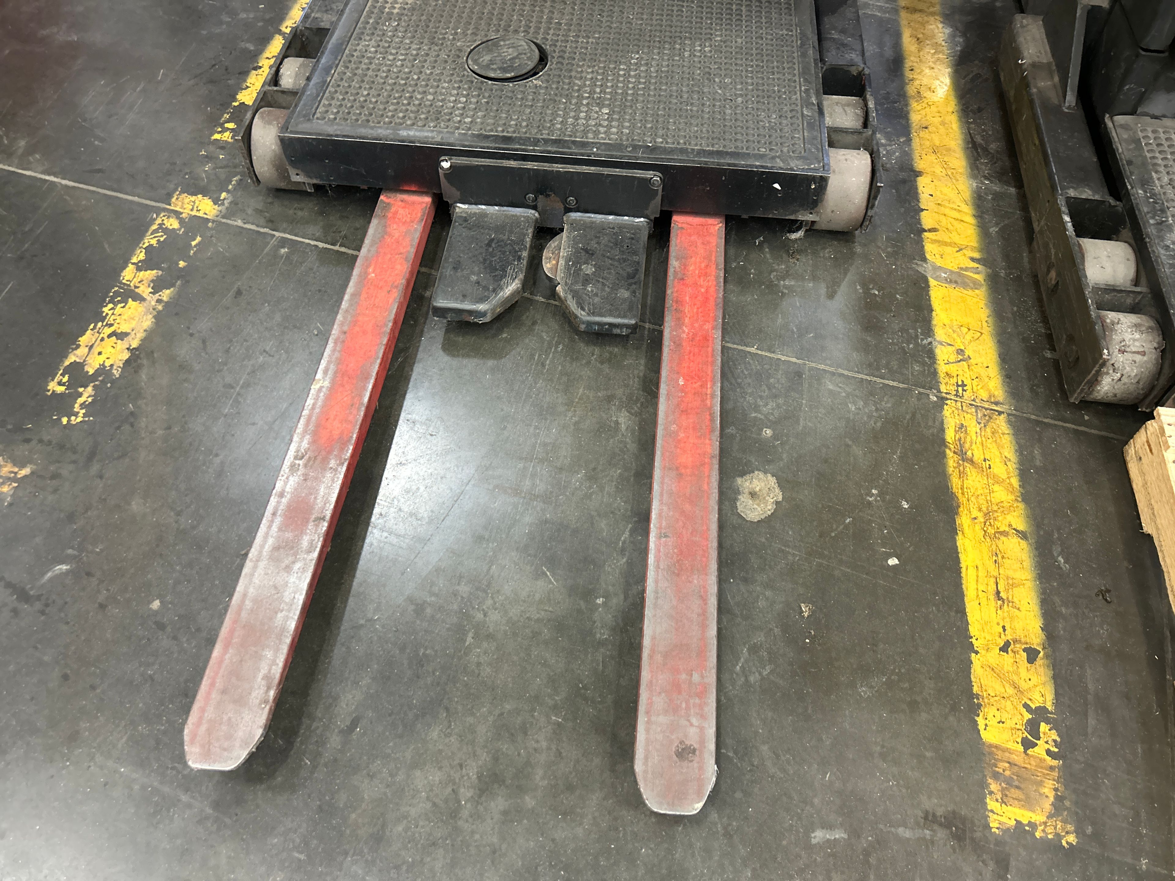 2004 Raymond EASI-OPC30TT Order Picker - Document 6