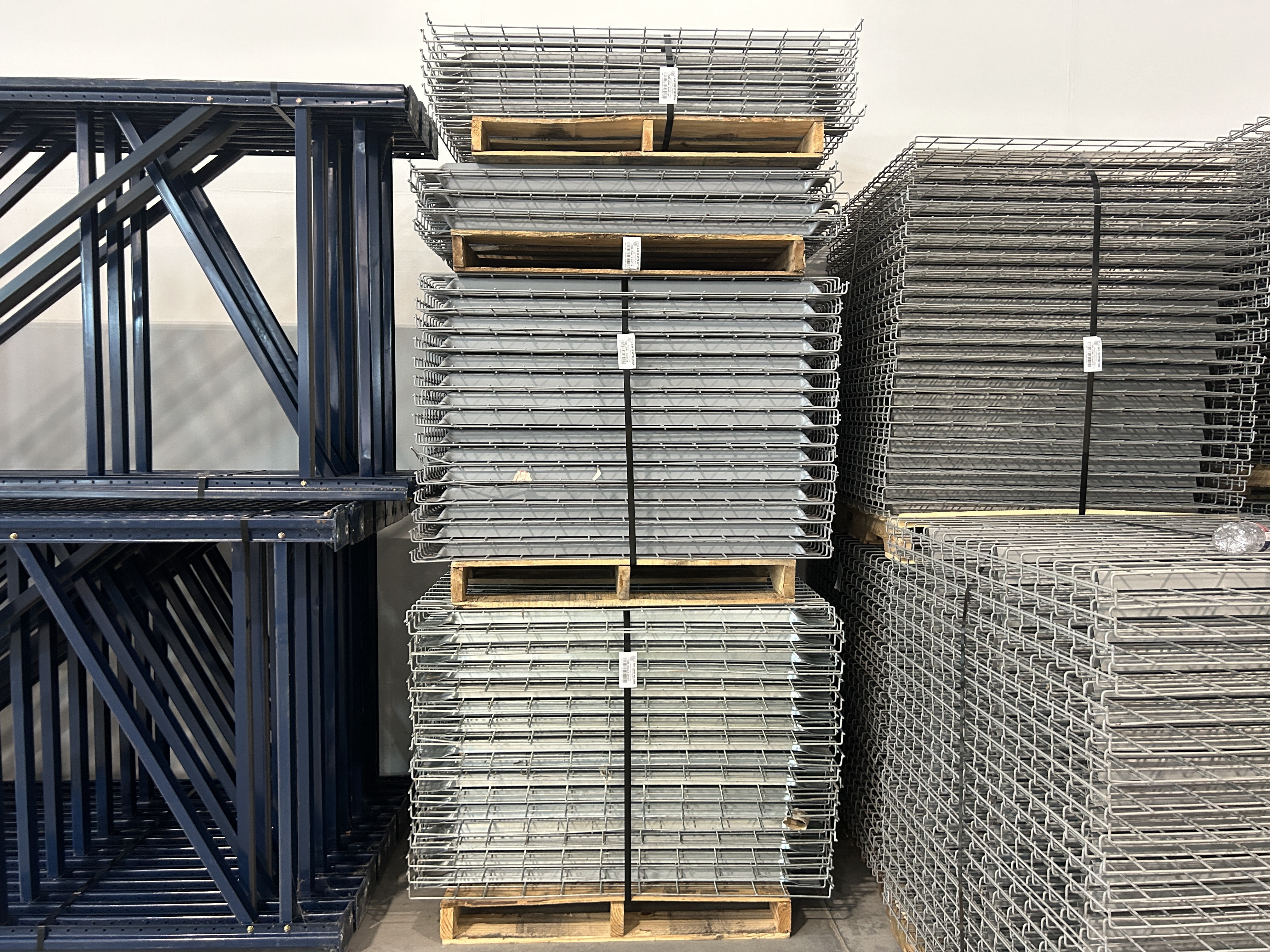 Wire Deck - 48" x 44" - Flared Outside Waterfall