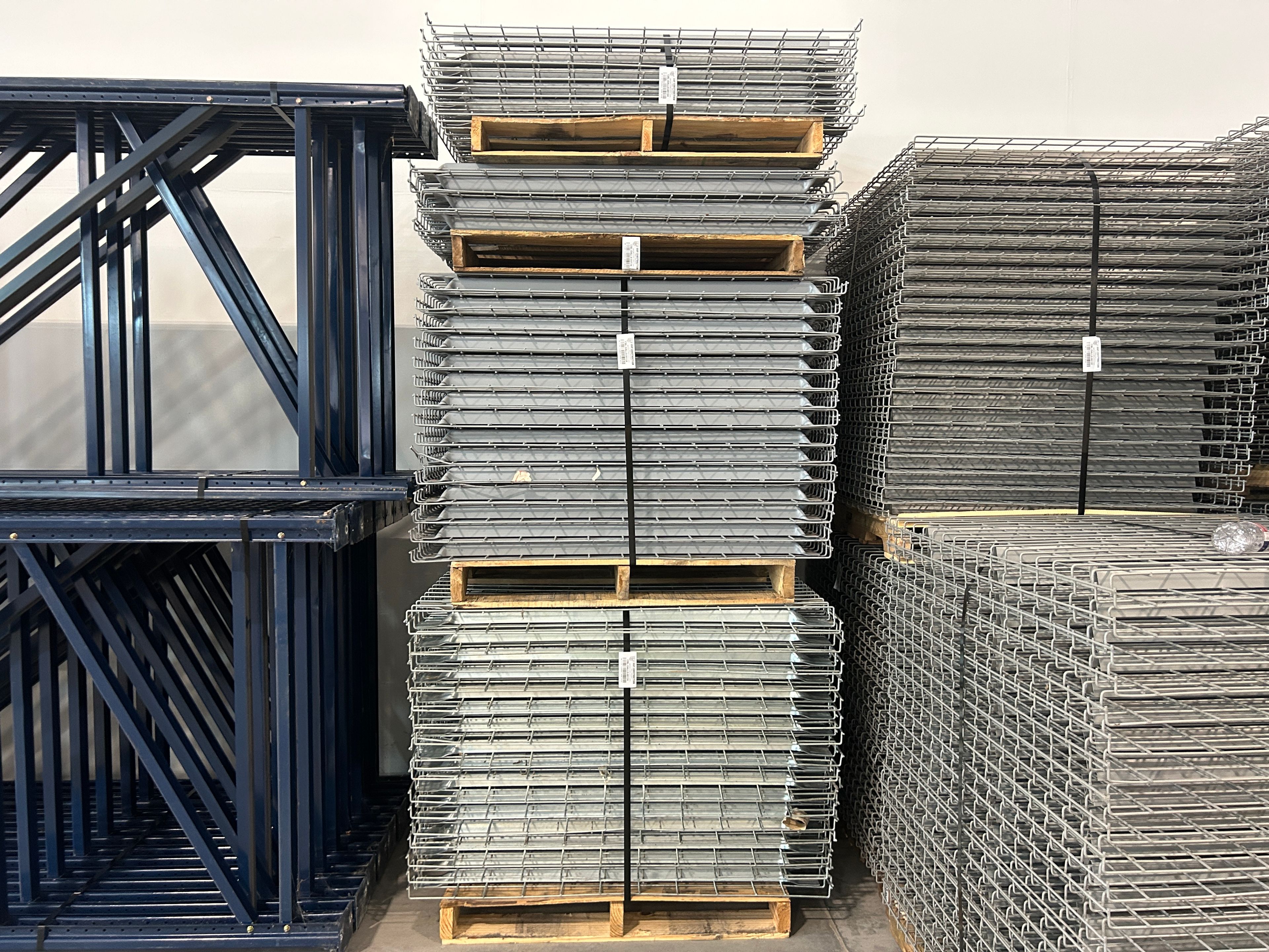 Wire Deck - 48" x 44" - Flared Outside Waterfall - Document 1