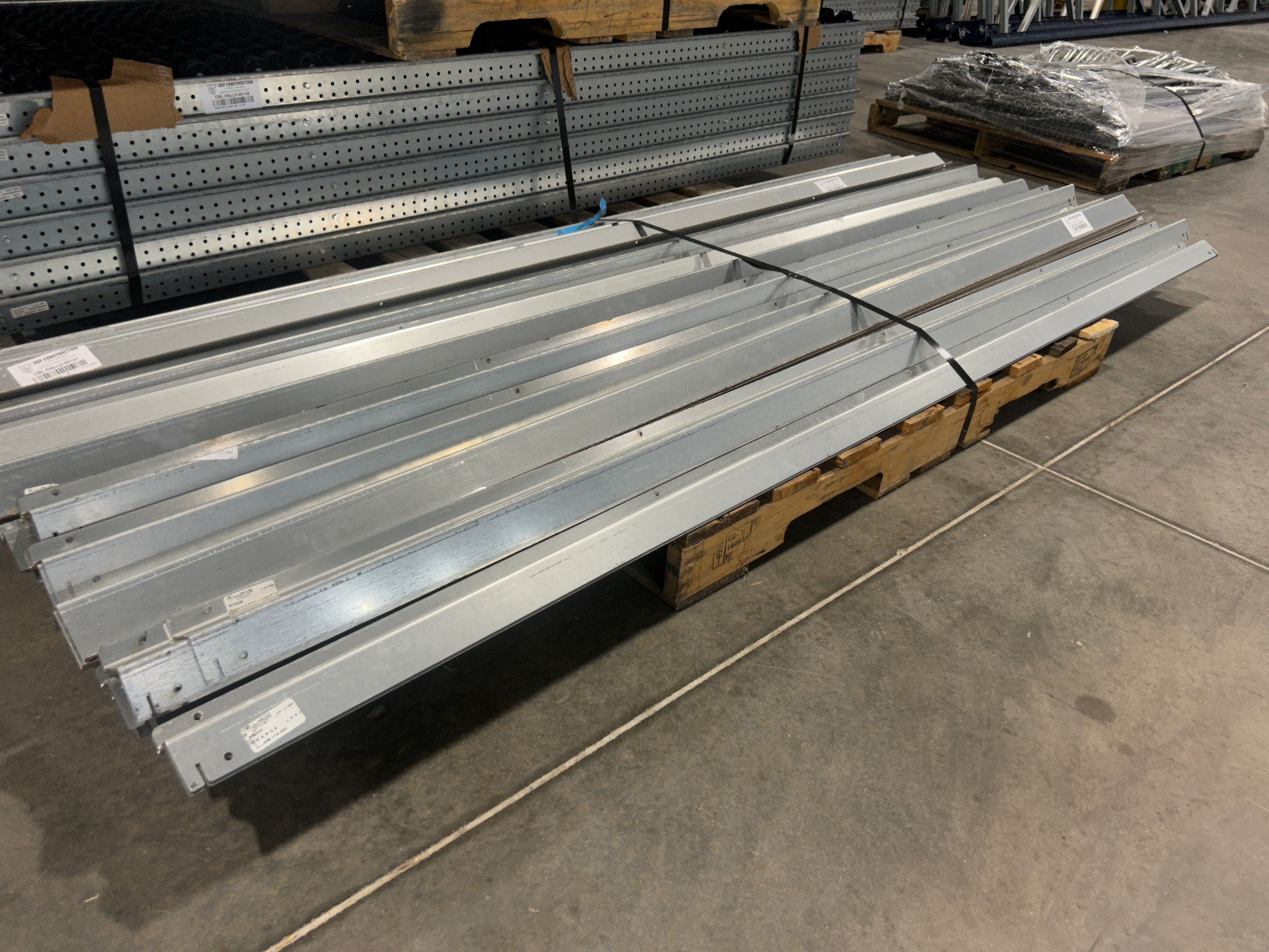 Carton Flow - Front Bracket - 96"