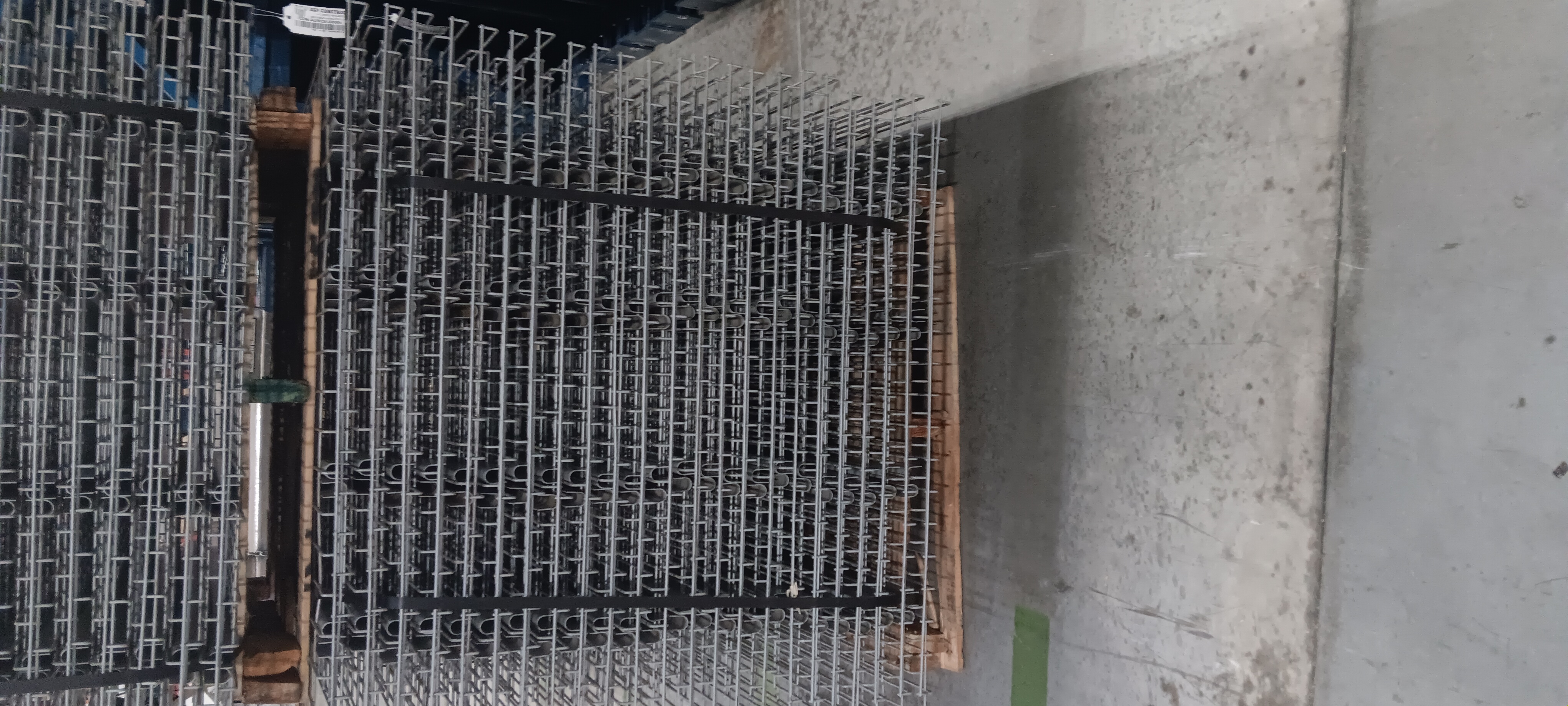 Wire Deck - 60" x 46" - Outside Waterfall