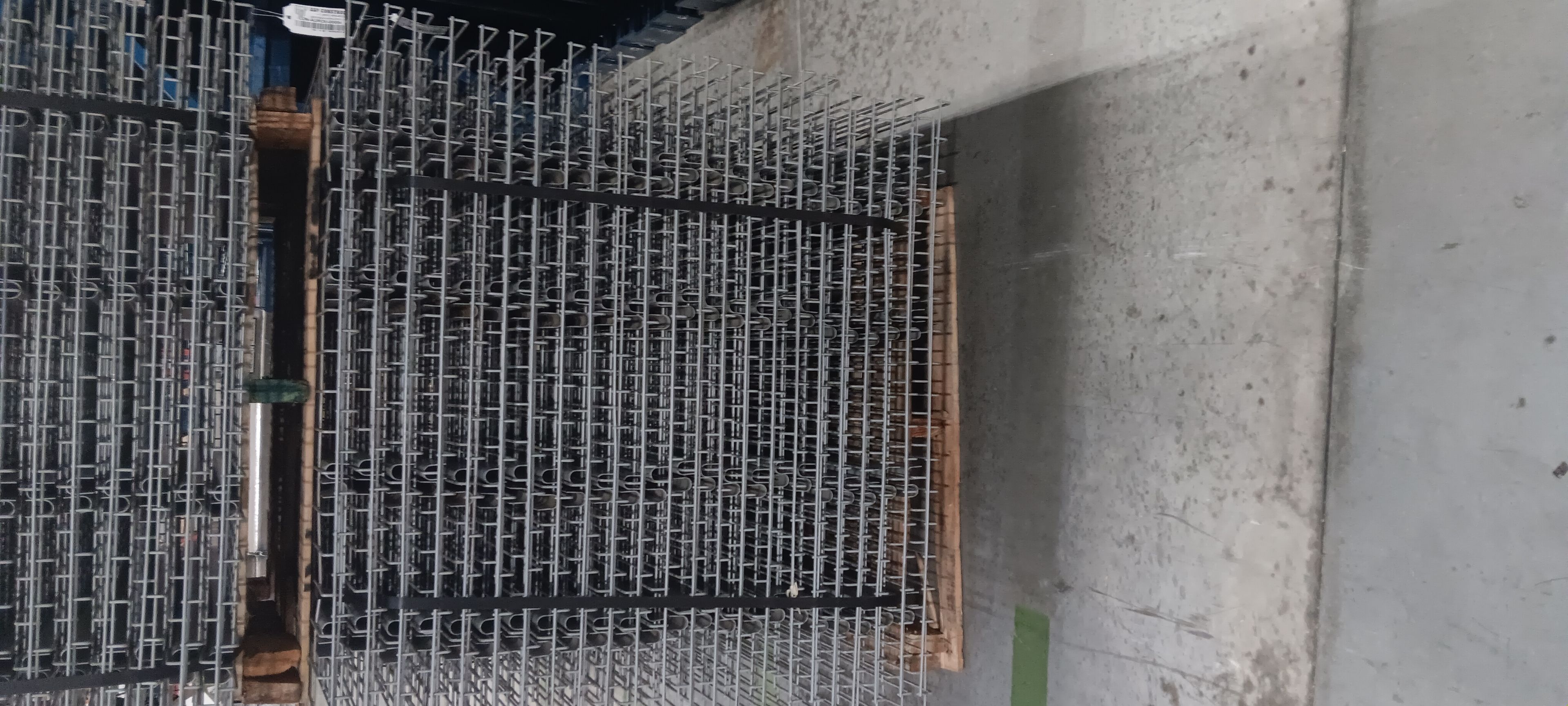 Wire Deck - 60" x 46" - Outside Waterfall