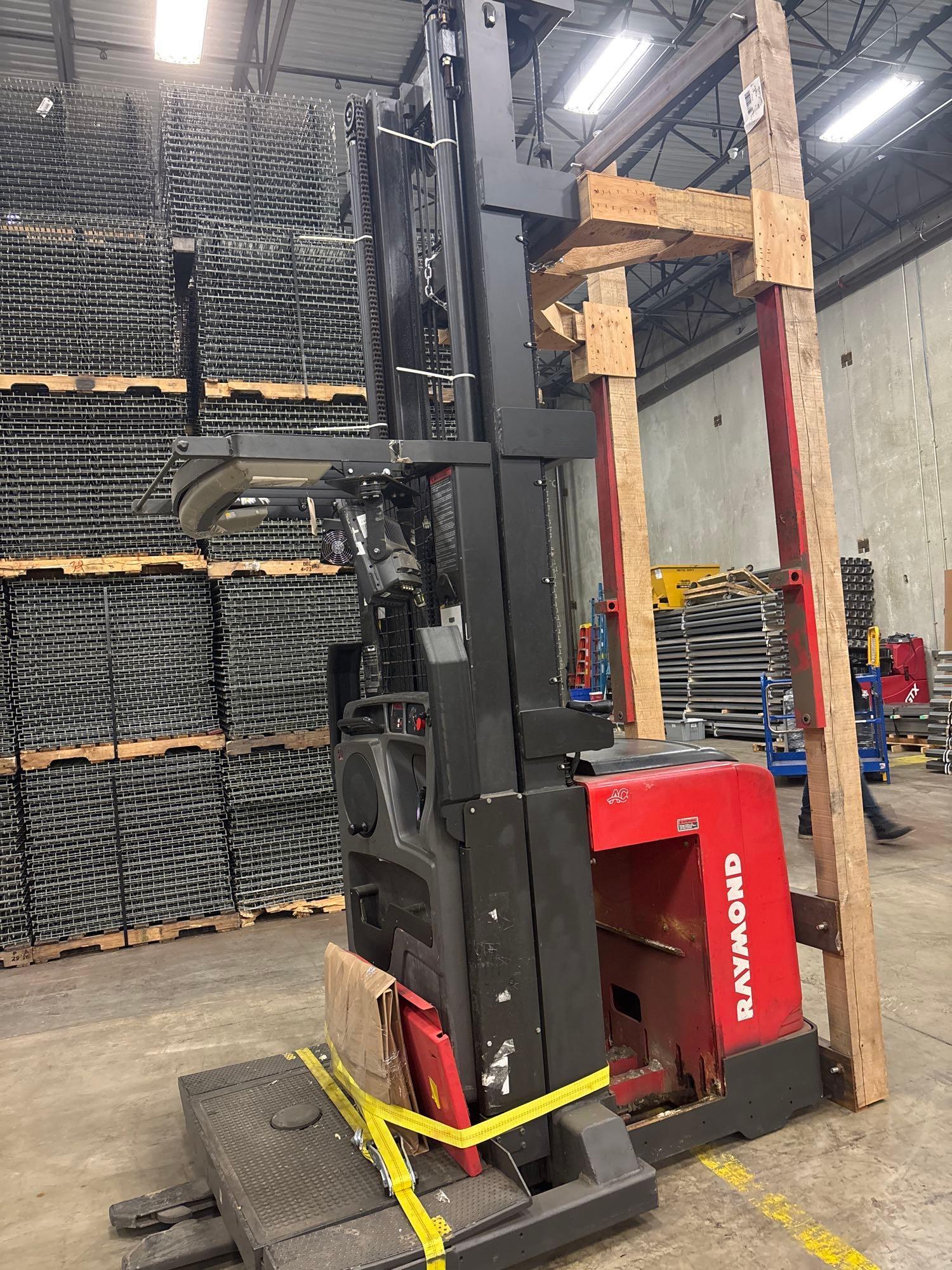 Raymond Order Picker - Wire Guided