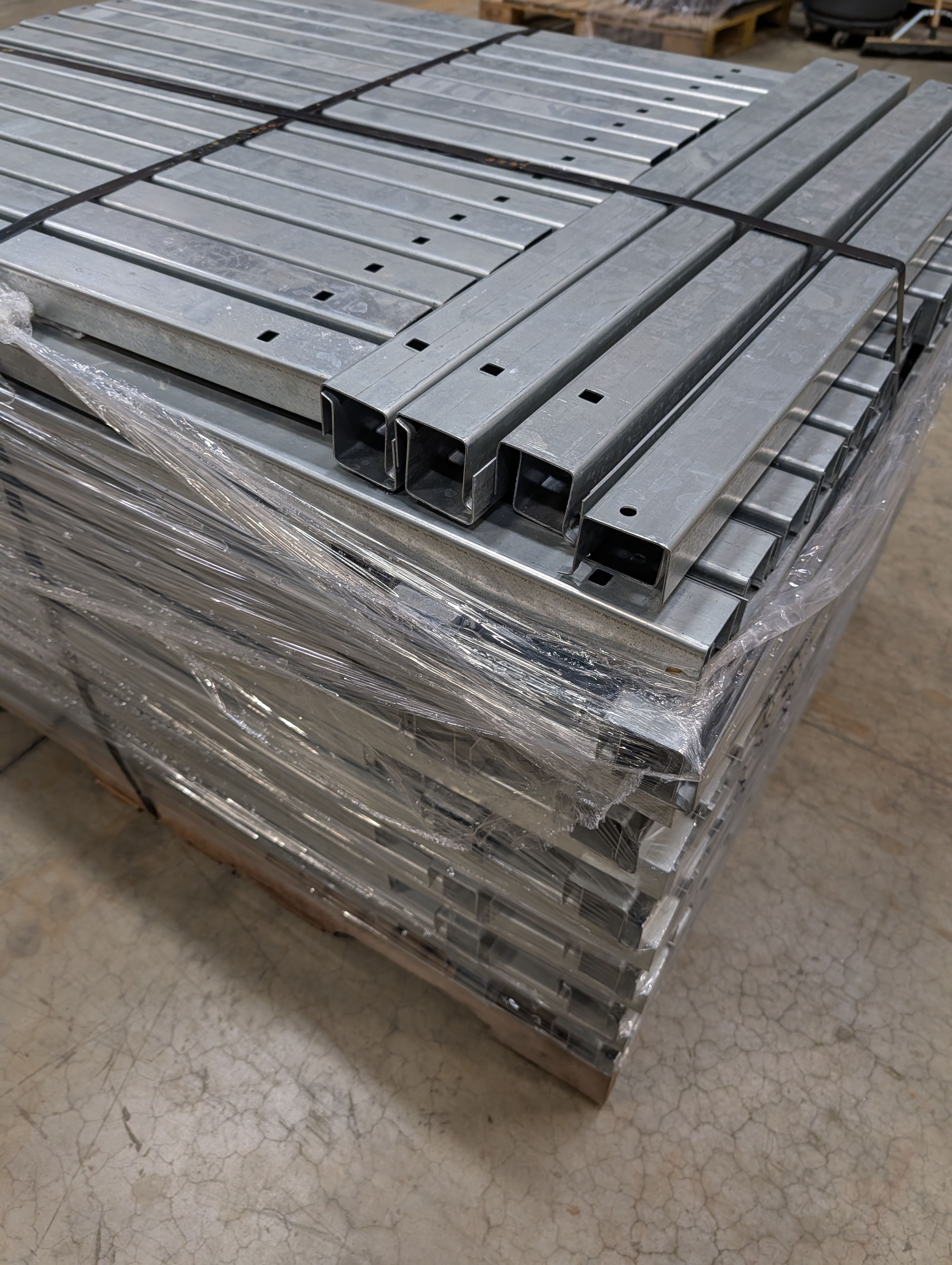 Pallet support Bar - 42" x 2" - Document 2