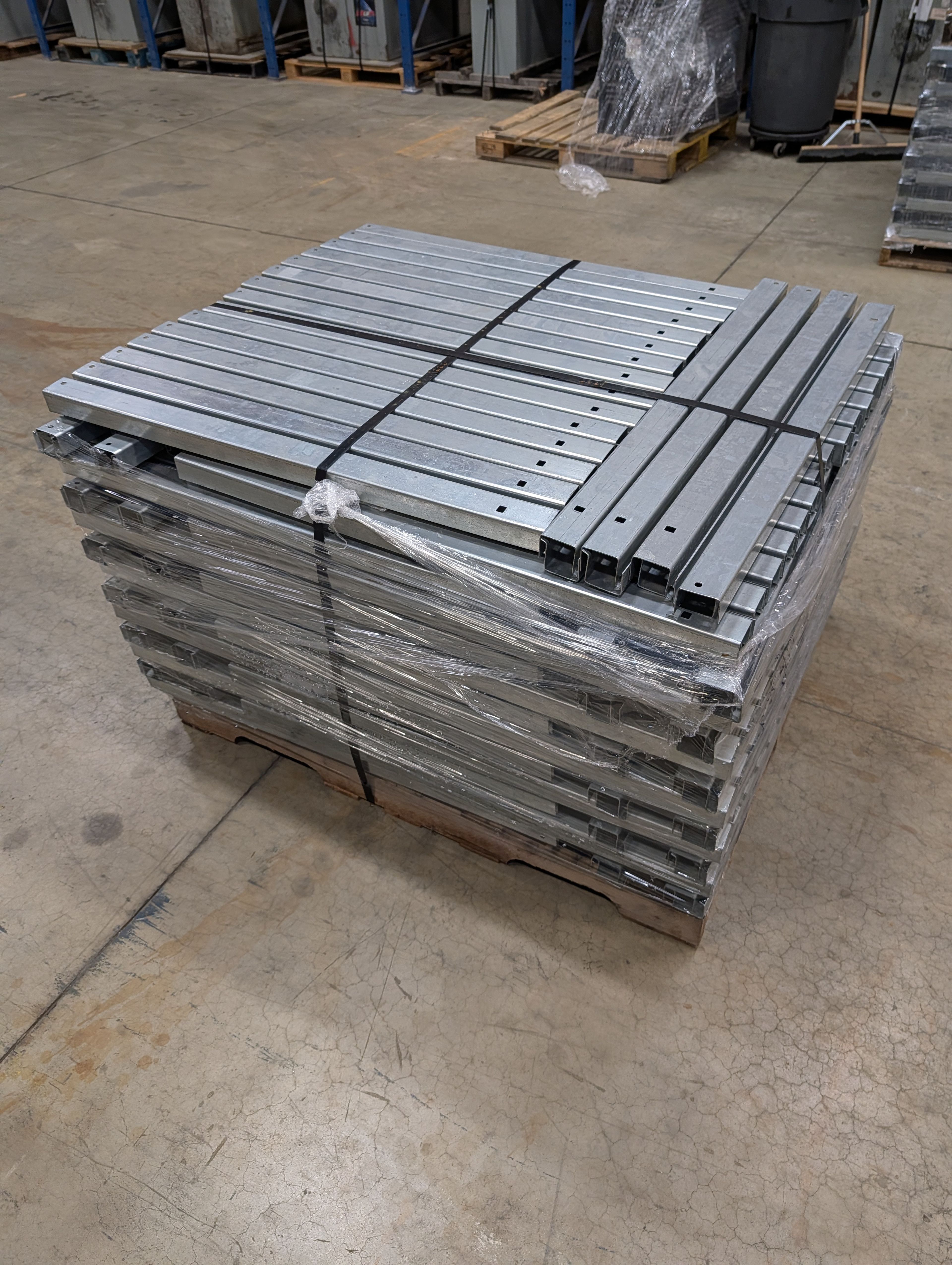 Pallet support Bar - 42" x 2" - Document 3