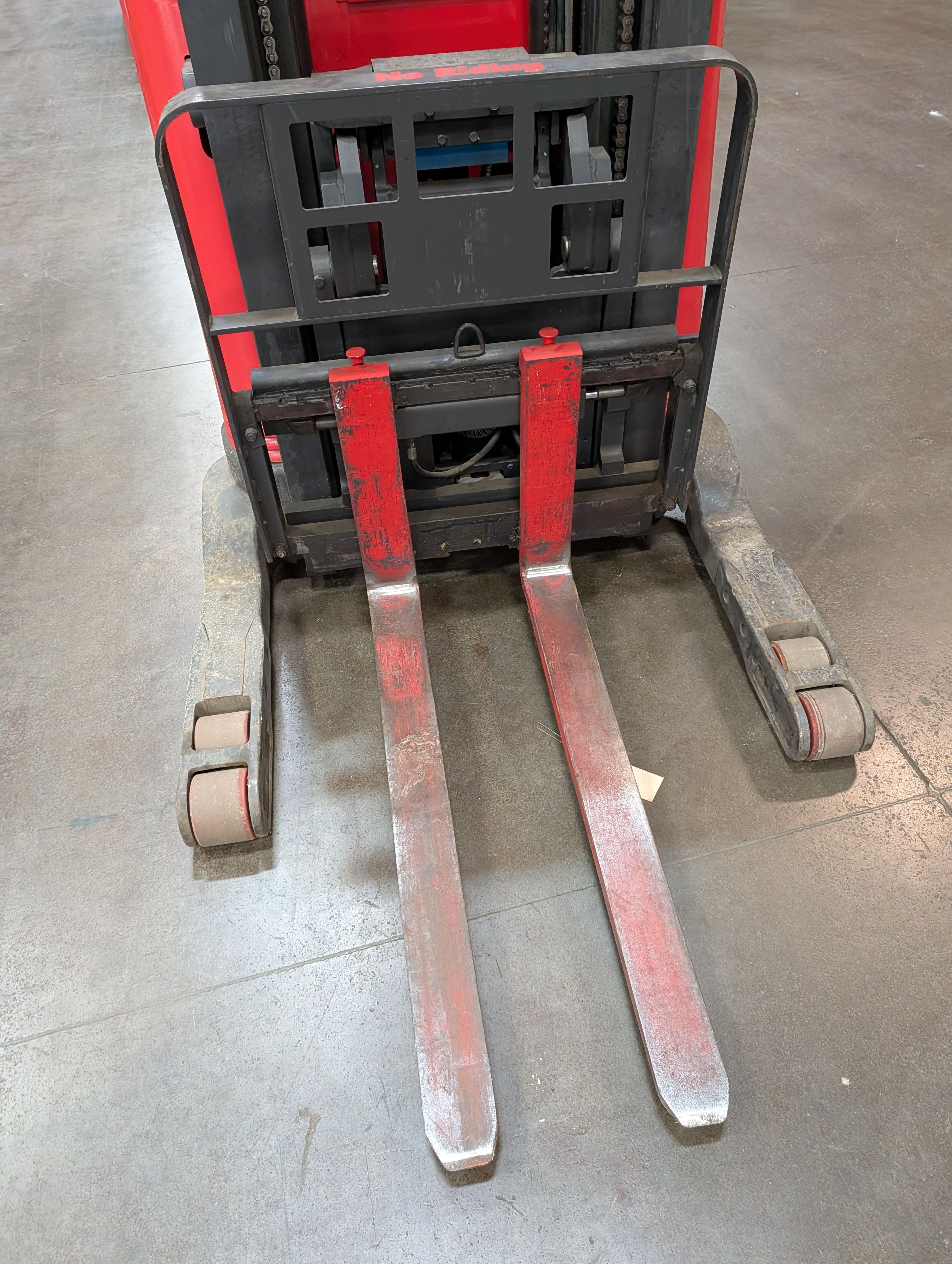 Raymond 750-R45TT Electric Reach Truck - Document 4