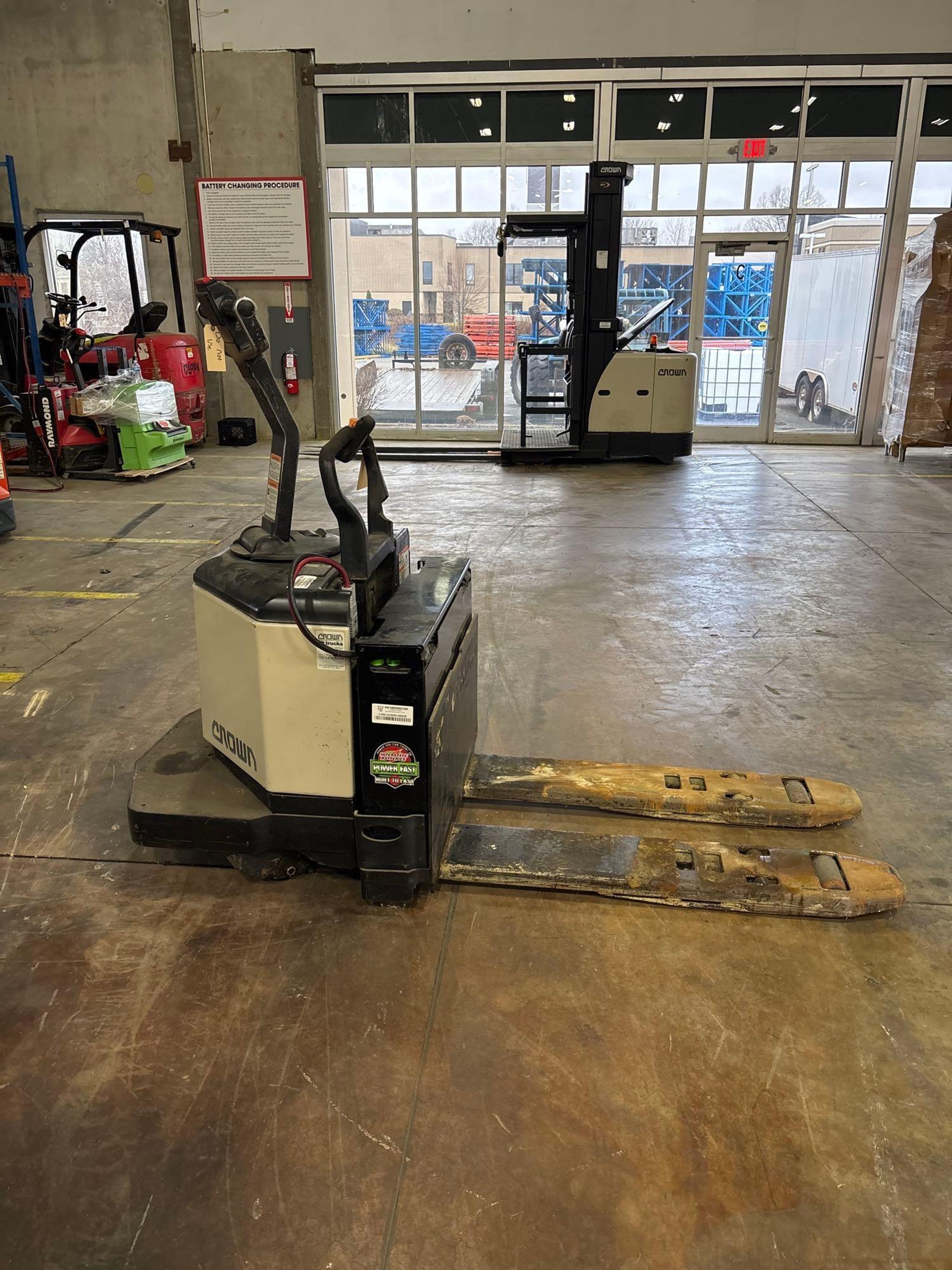 Crown Walkie Rider Single Pallet - Document 2