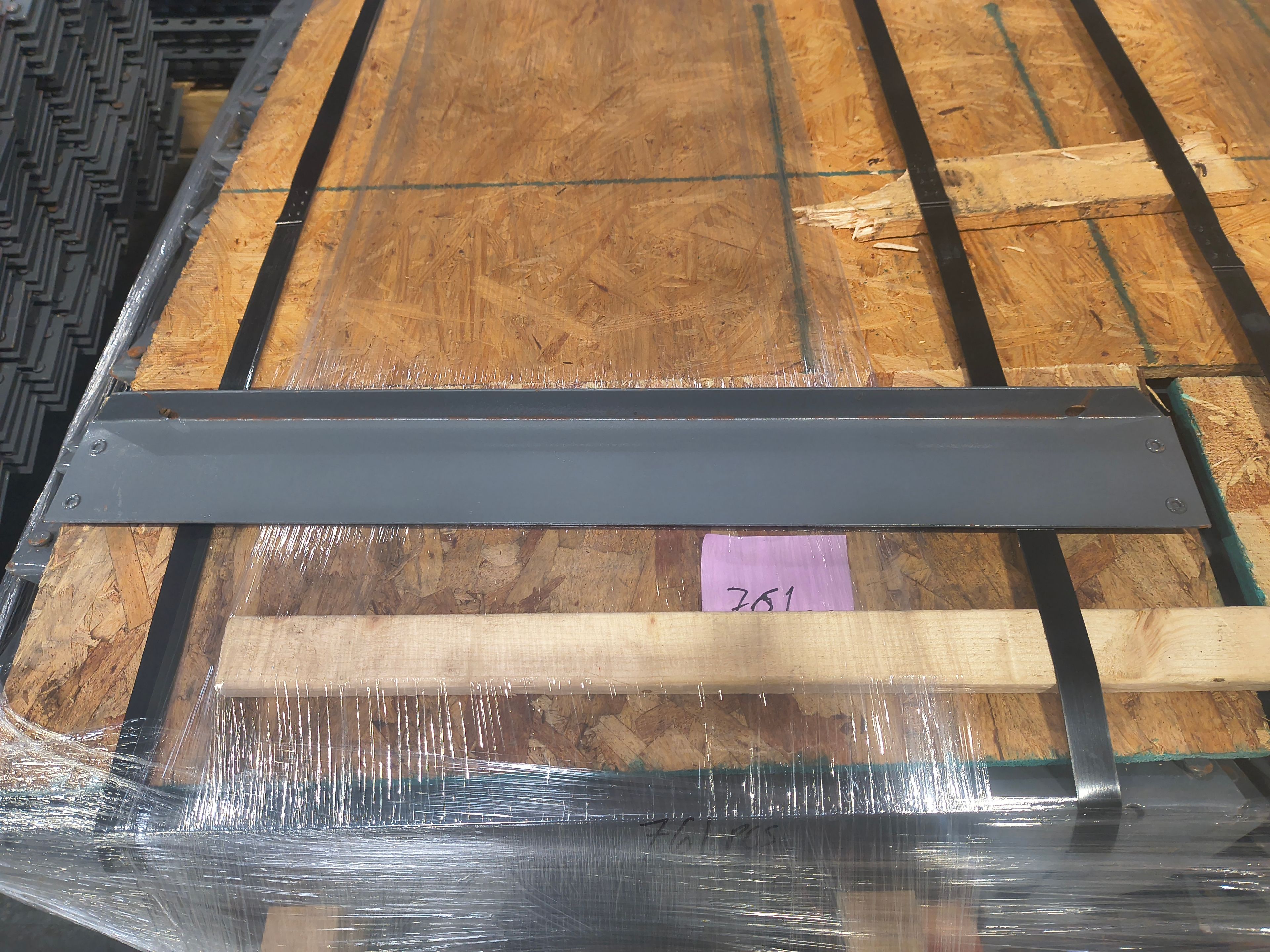 Rivet Shelving Top and Bottom (Side) Beam - 24" x 2 3/4" - Document 3
