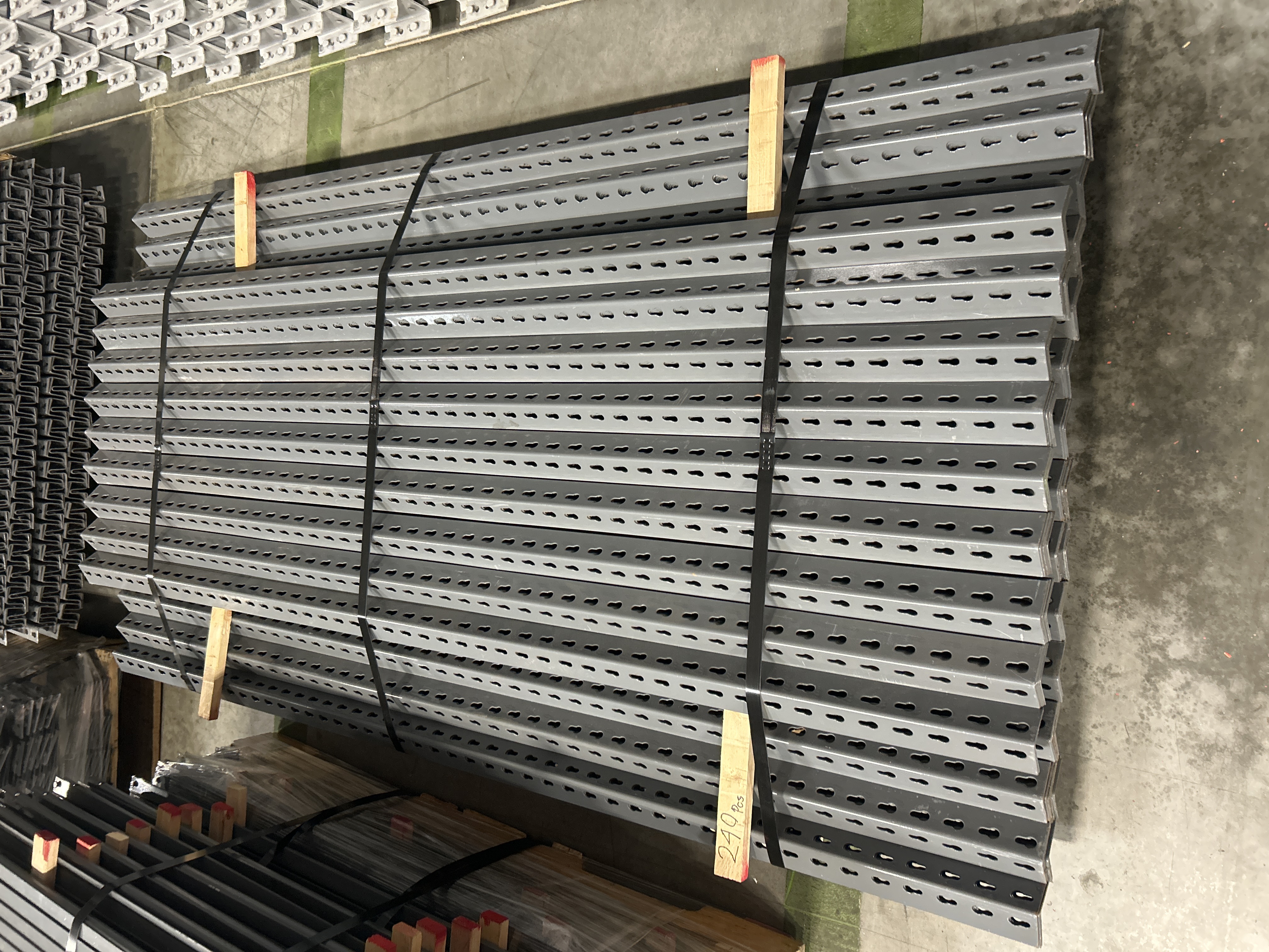 Rivet Shelving Angle Post 72"