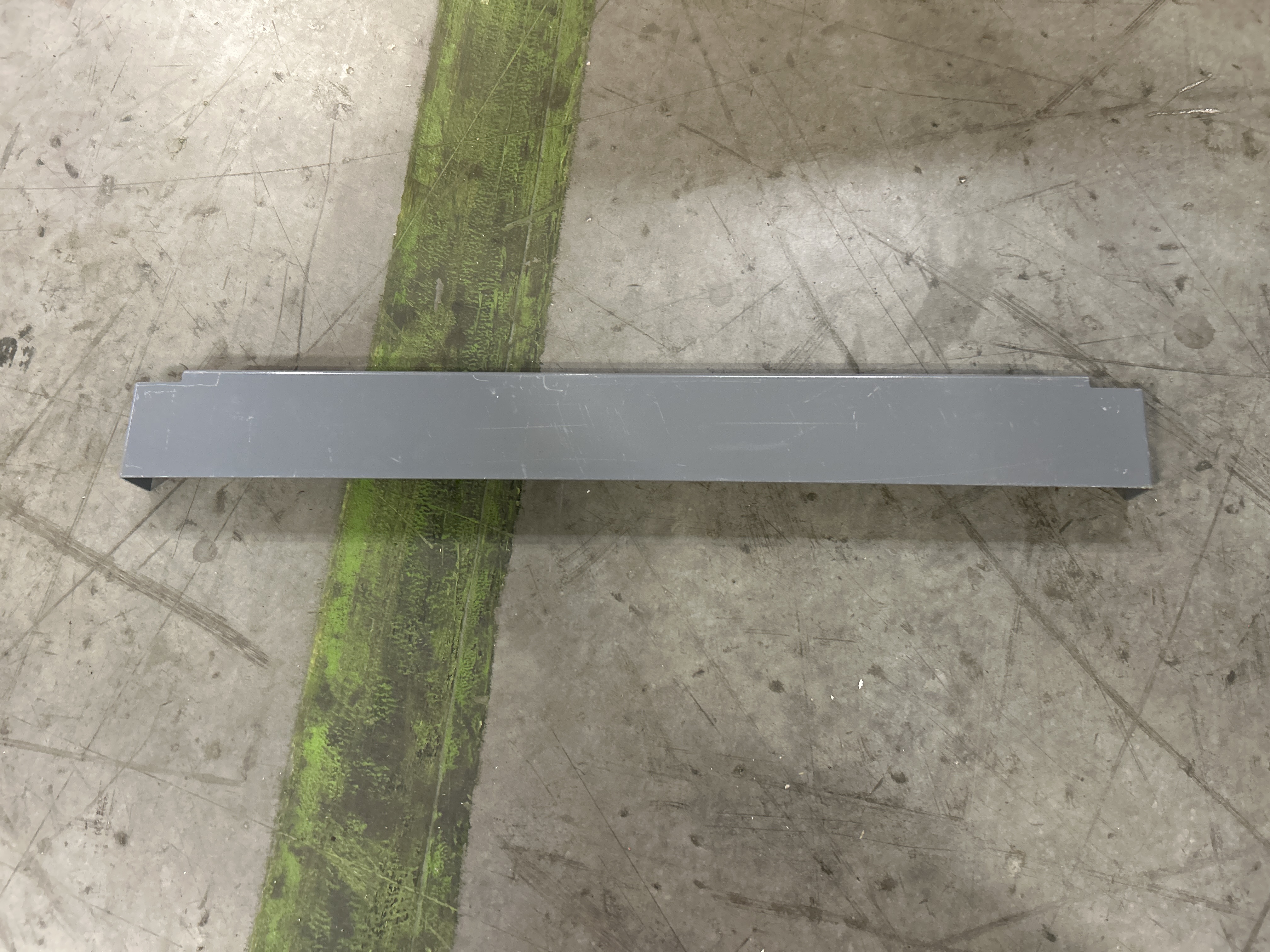 Rivet Shelving Center Deck Support - 24" x 2 3/4"