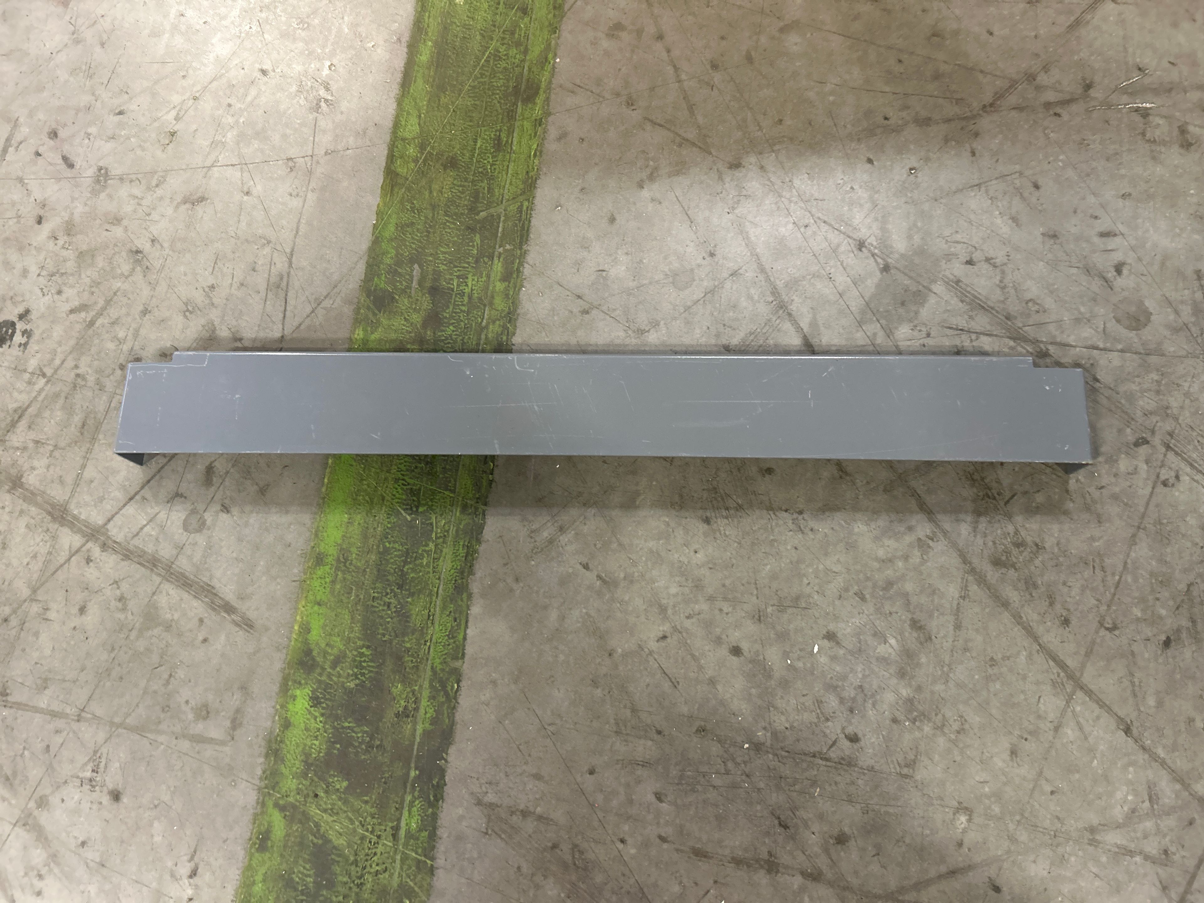 Rivet Shelving Center Deck Support - 24" x 2 3/4" - Document 1