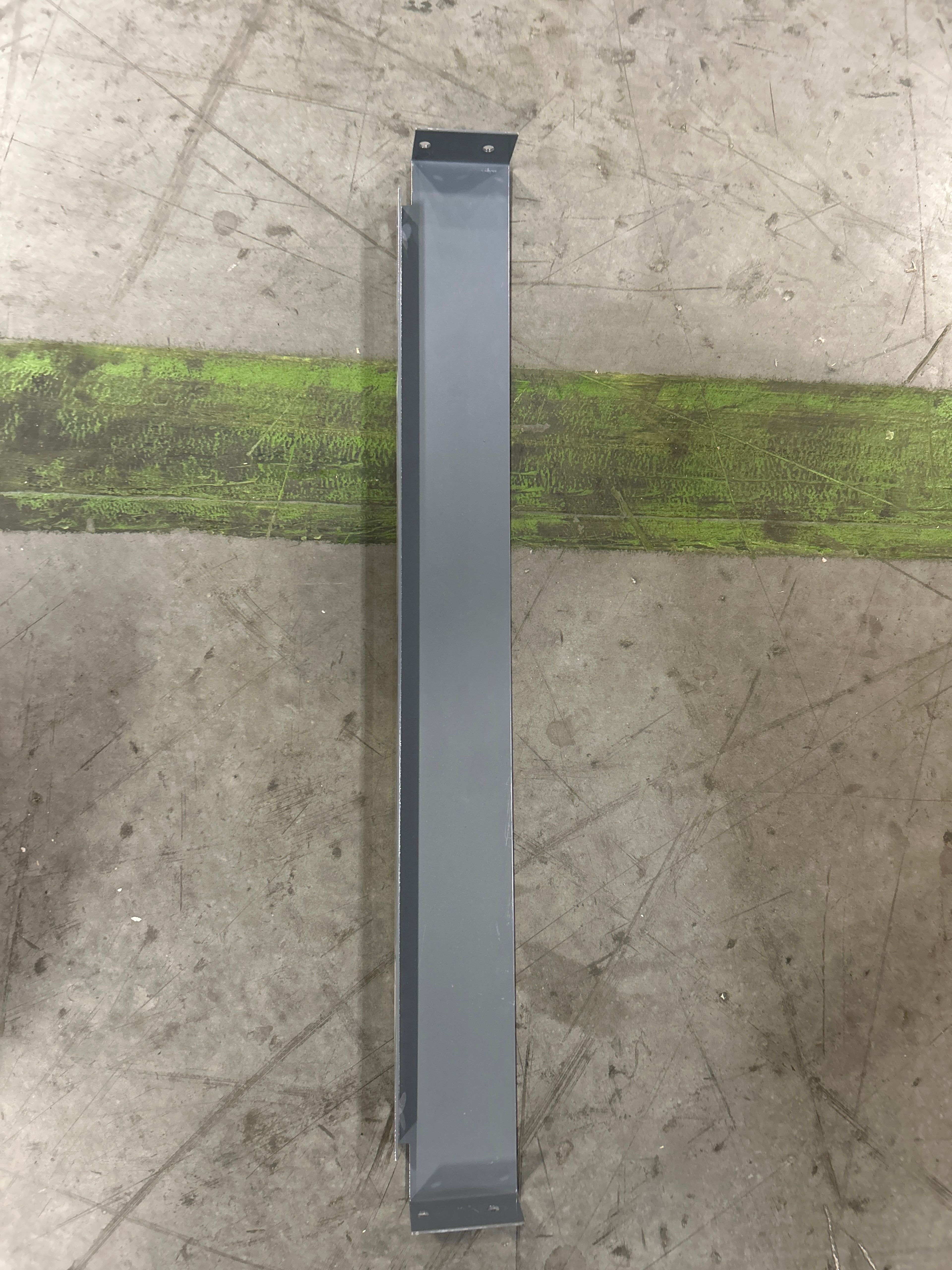 Rivet Shelving Center Deck Support - 24" x 2 3/4" - Document 2