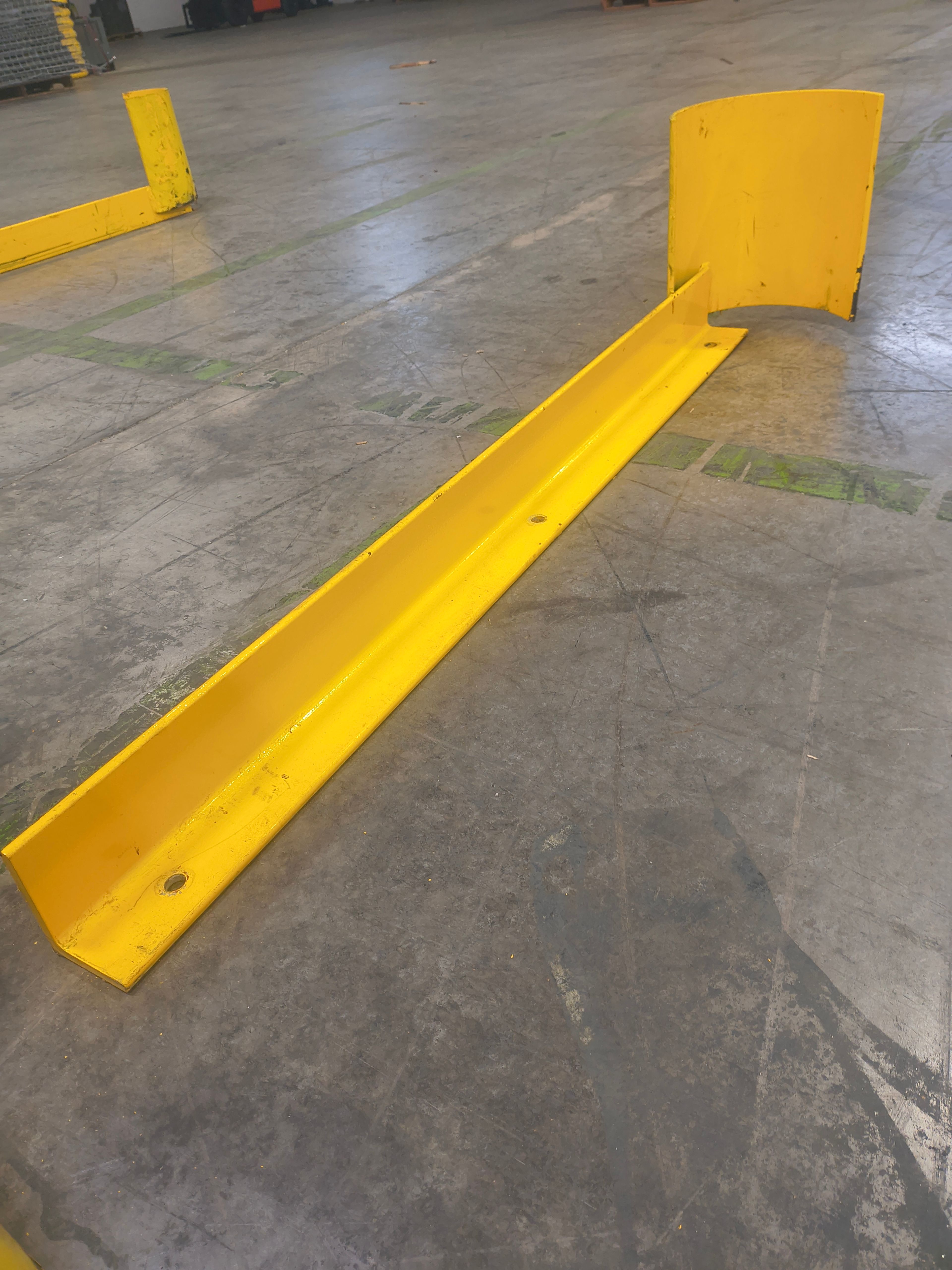 End of Aisle guard 51" Right  - Document 2