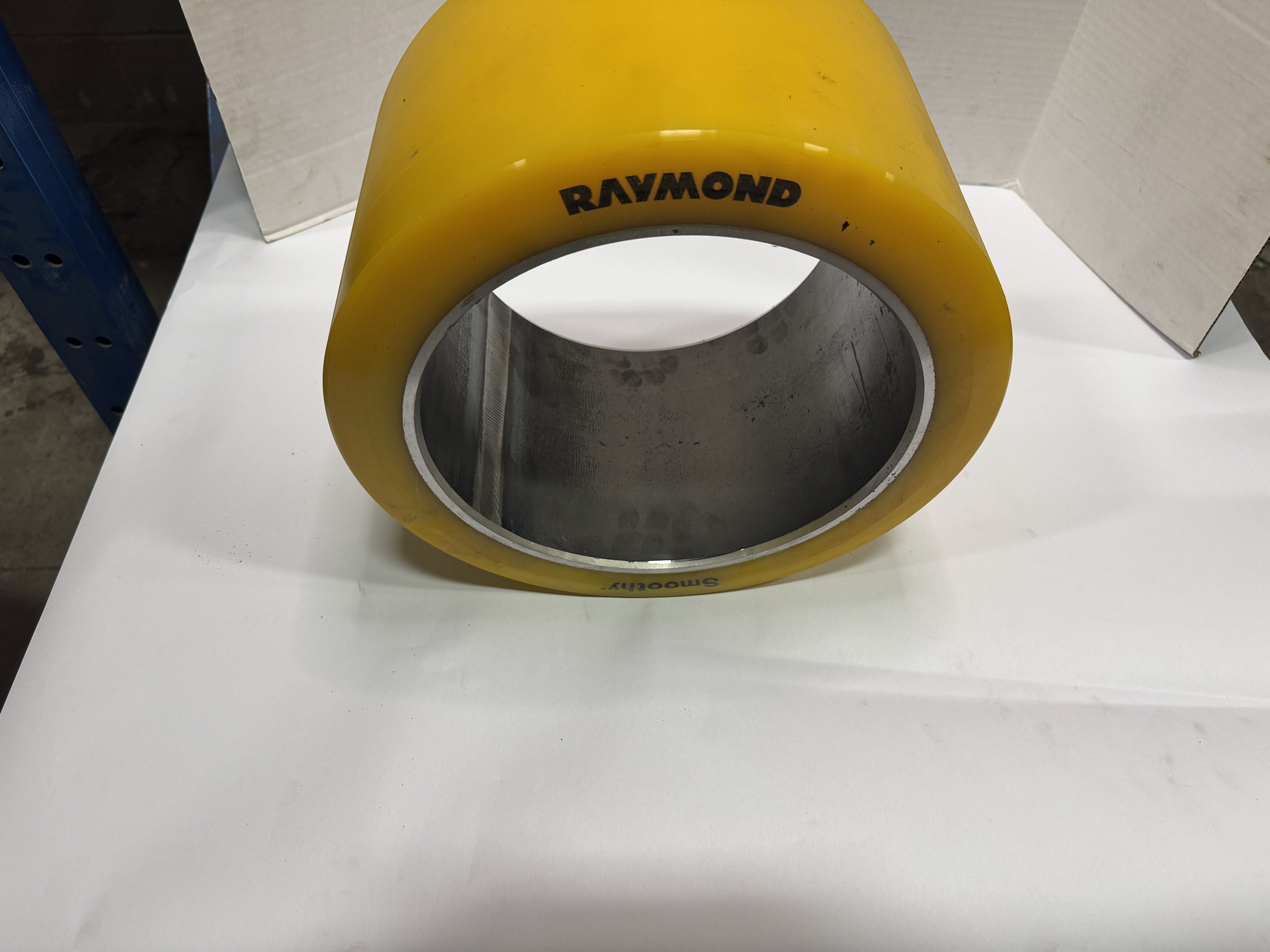 Raymond - Reach Truck wheels - EZ674