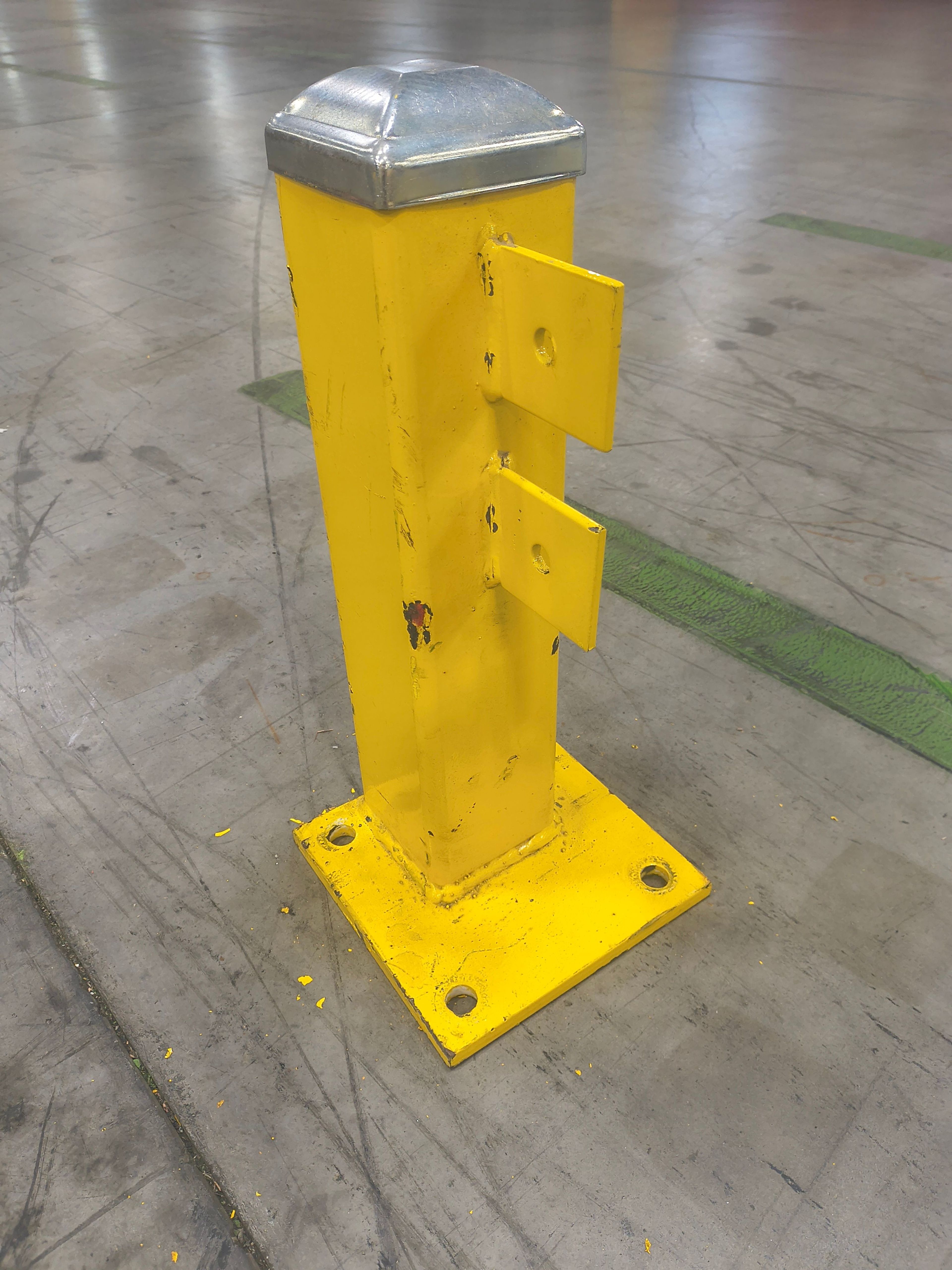 Safety Guardrail Post 18" x 4" - Document 1