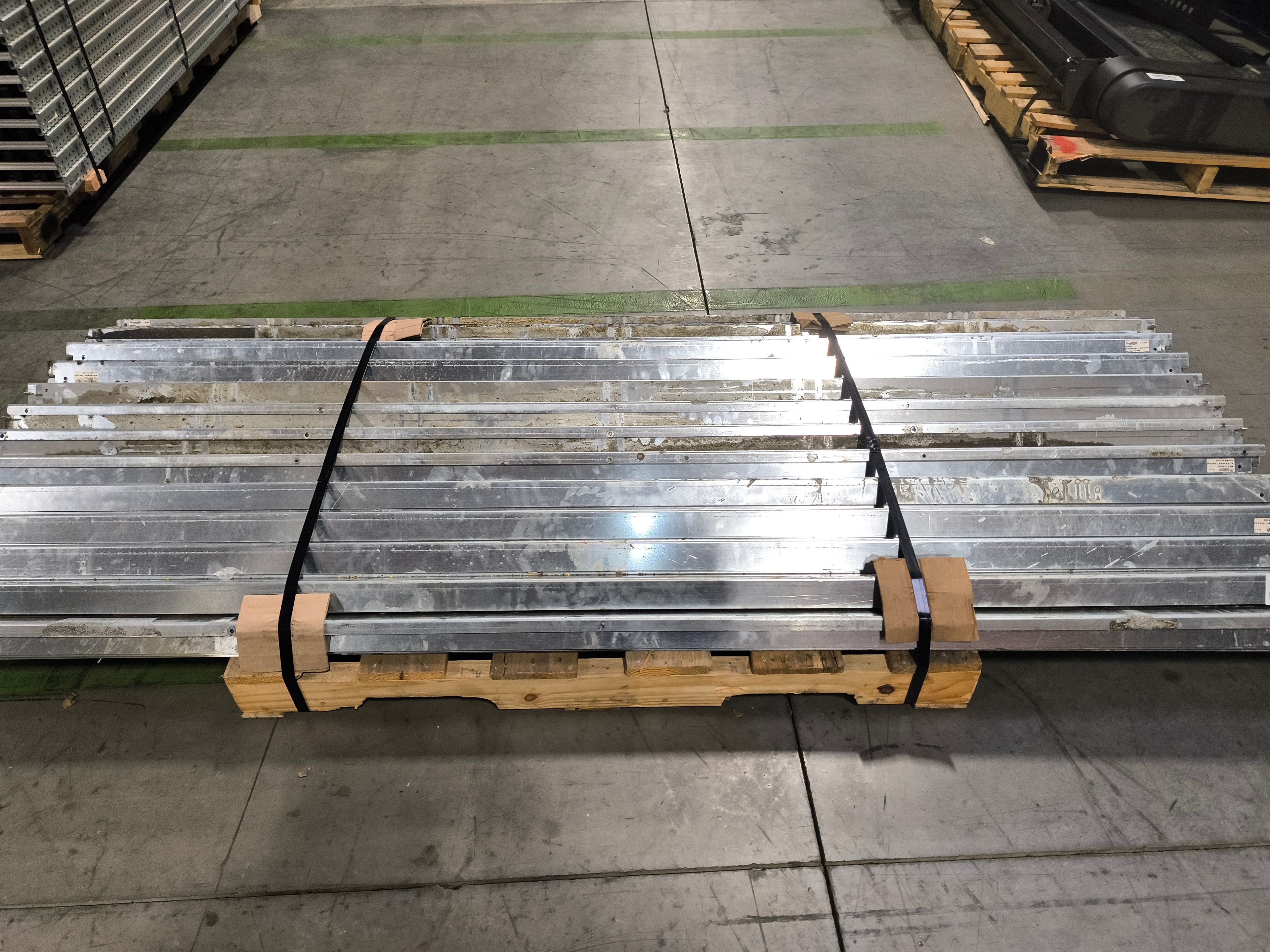 Carton Flow - Front Bracket - 96" - Document 2