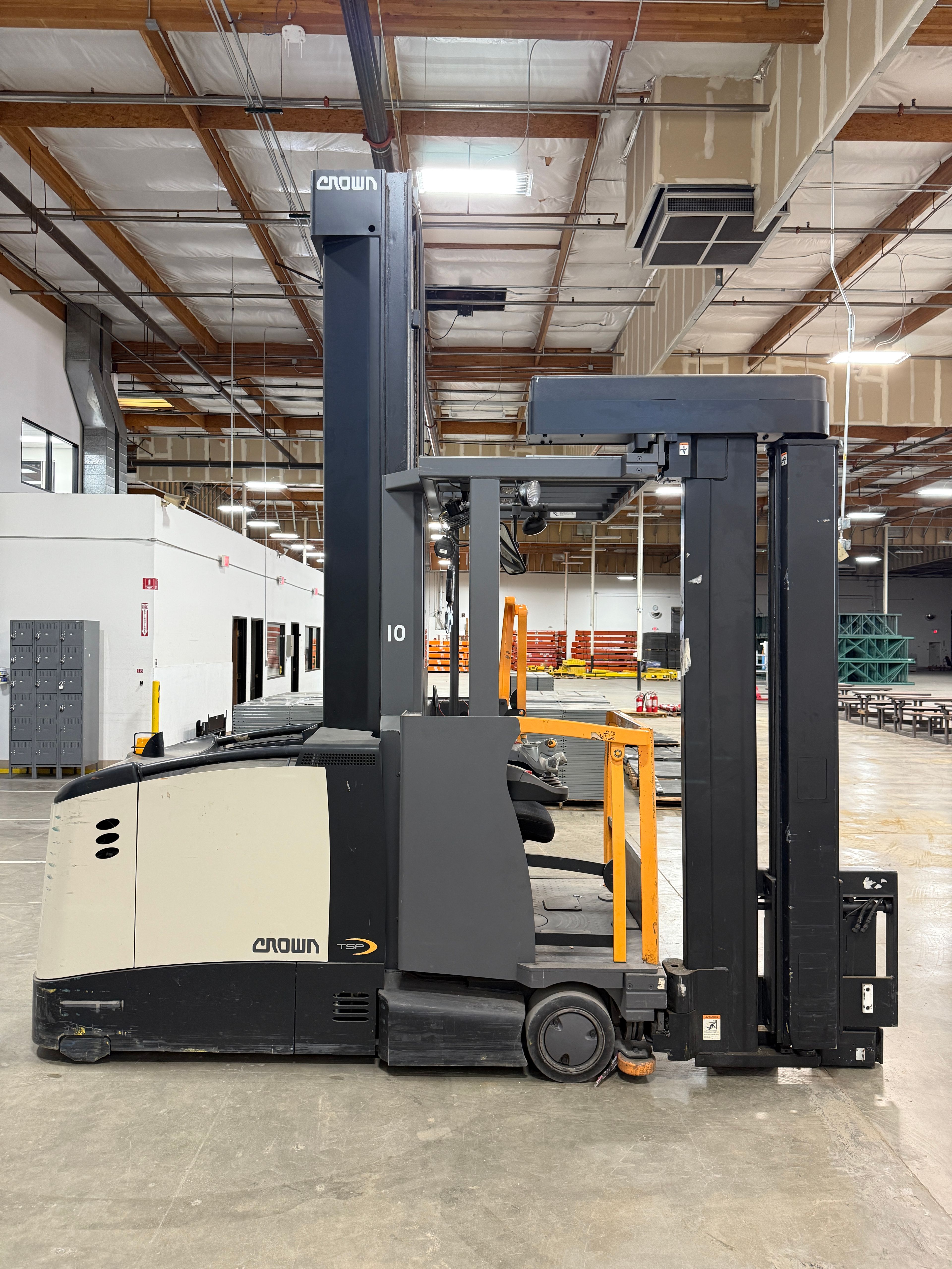 Crown TSP6000-30 Electric Turret Truck Forklift - Document 5