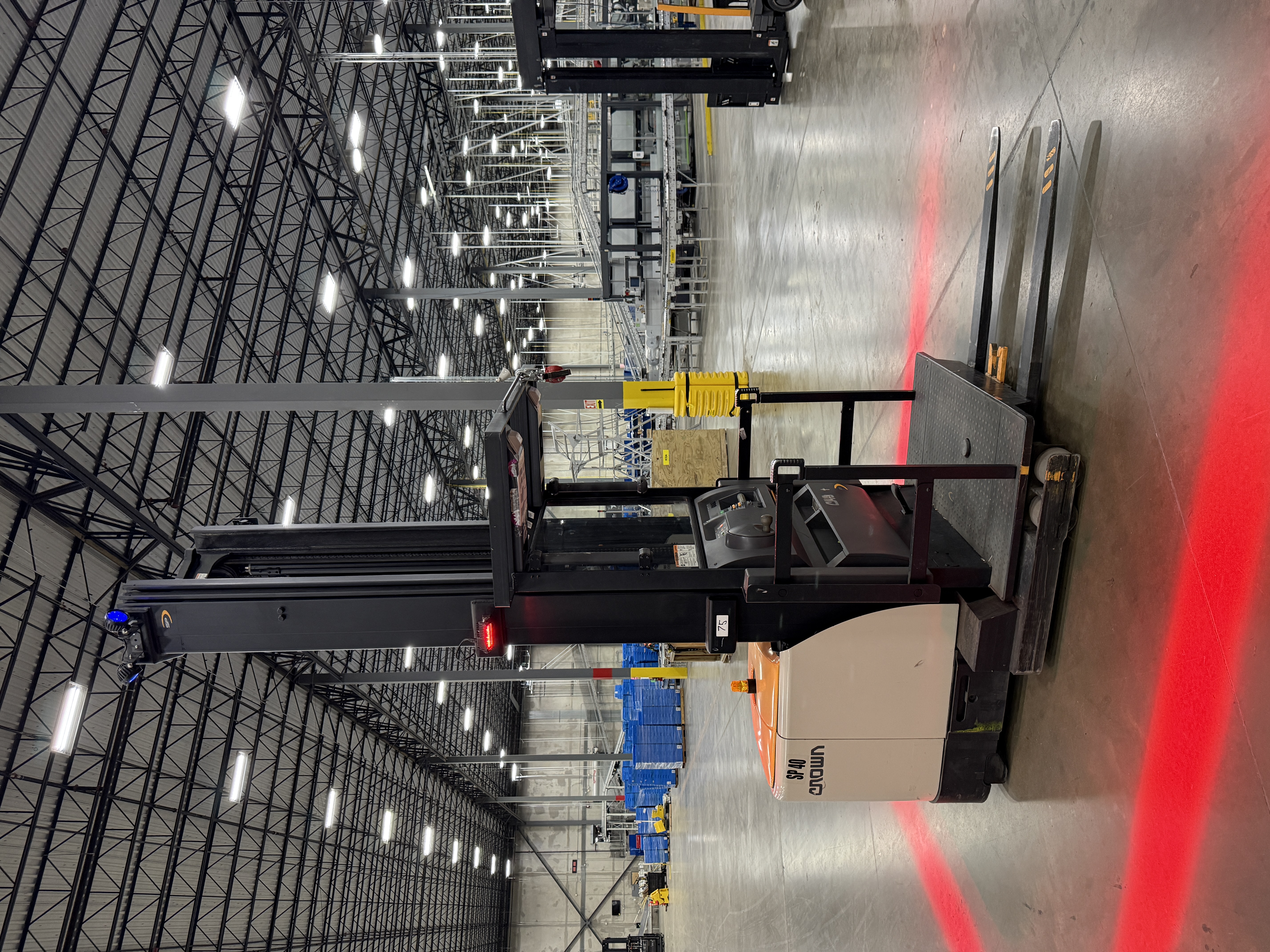 Crown Order Picker - SP-4000