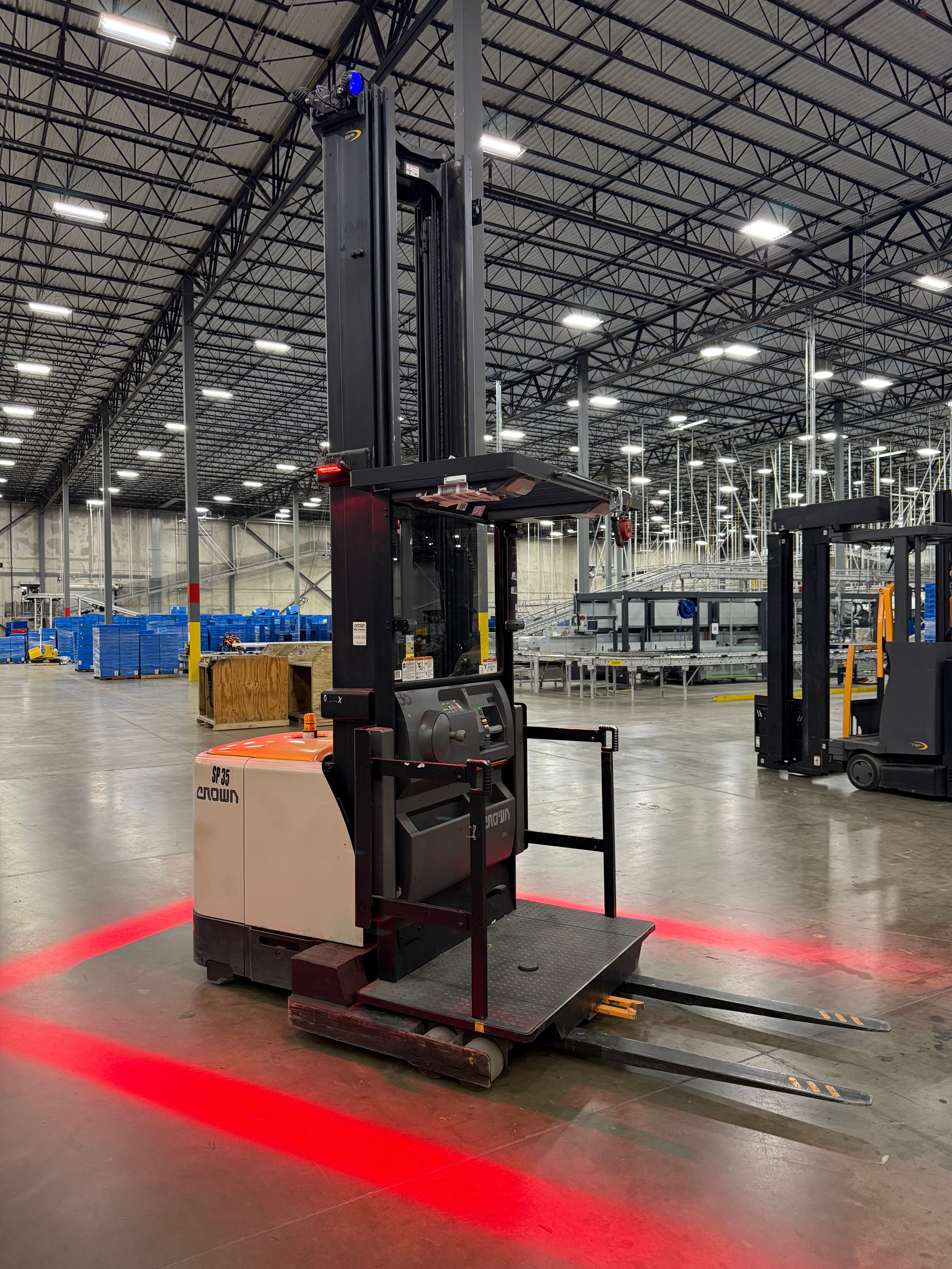 Crown Order Picker - SP-4000