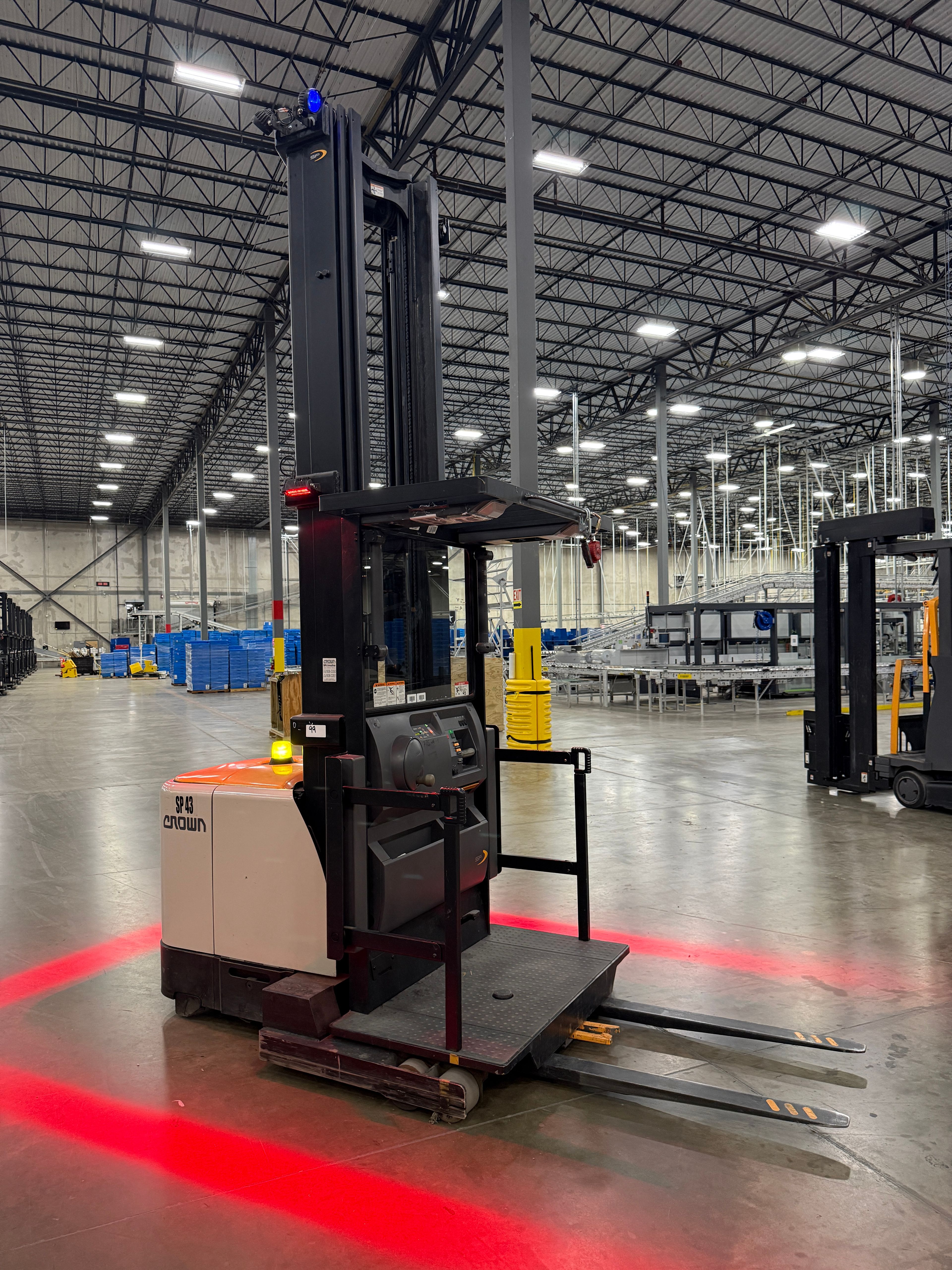 Crown Order Picker - SP-4000