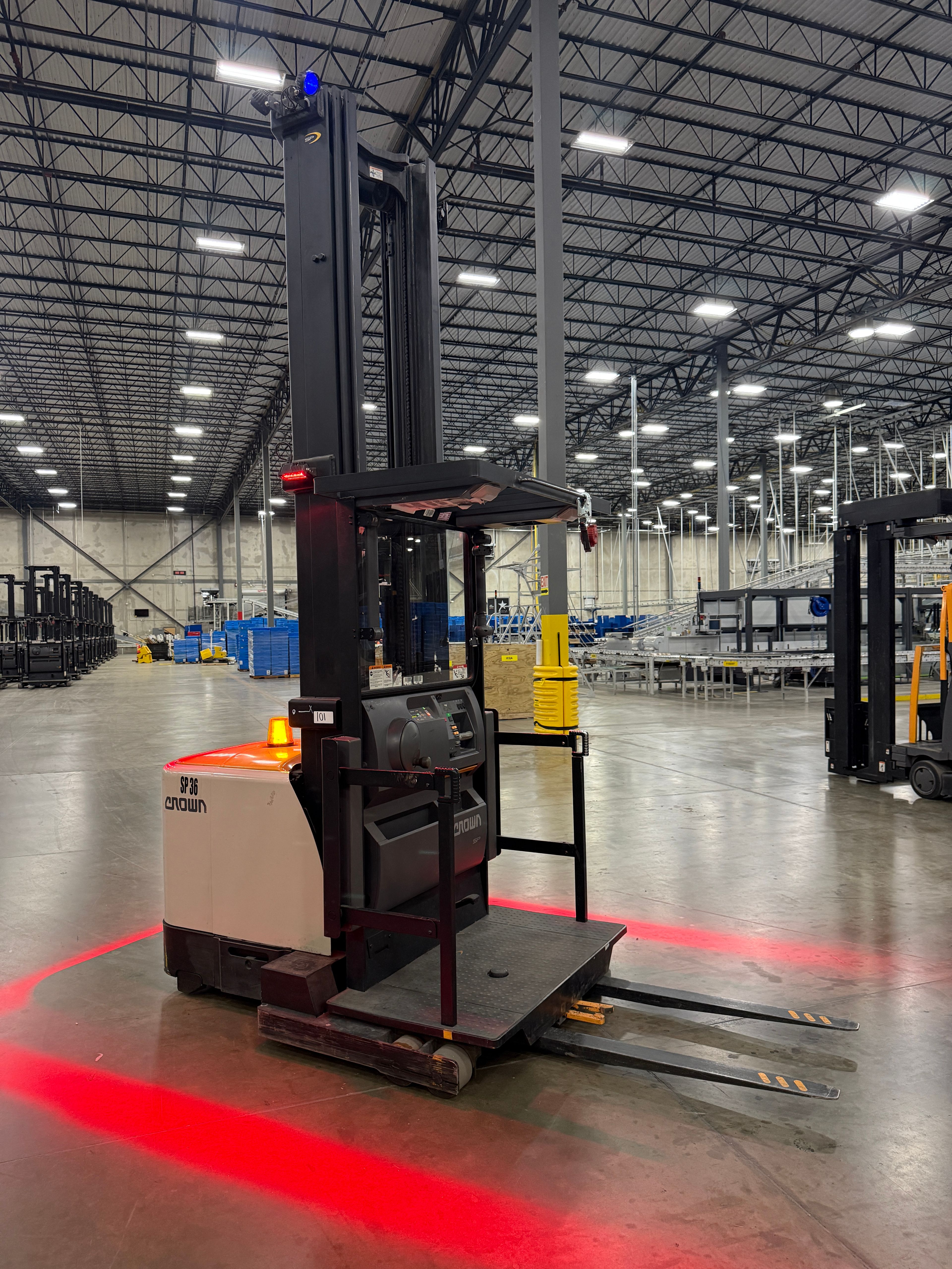 Crown Order Picker - SP-4000