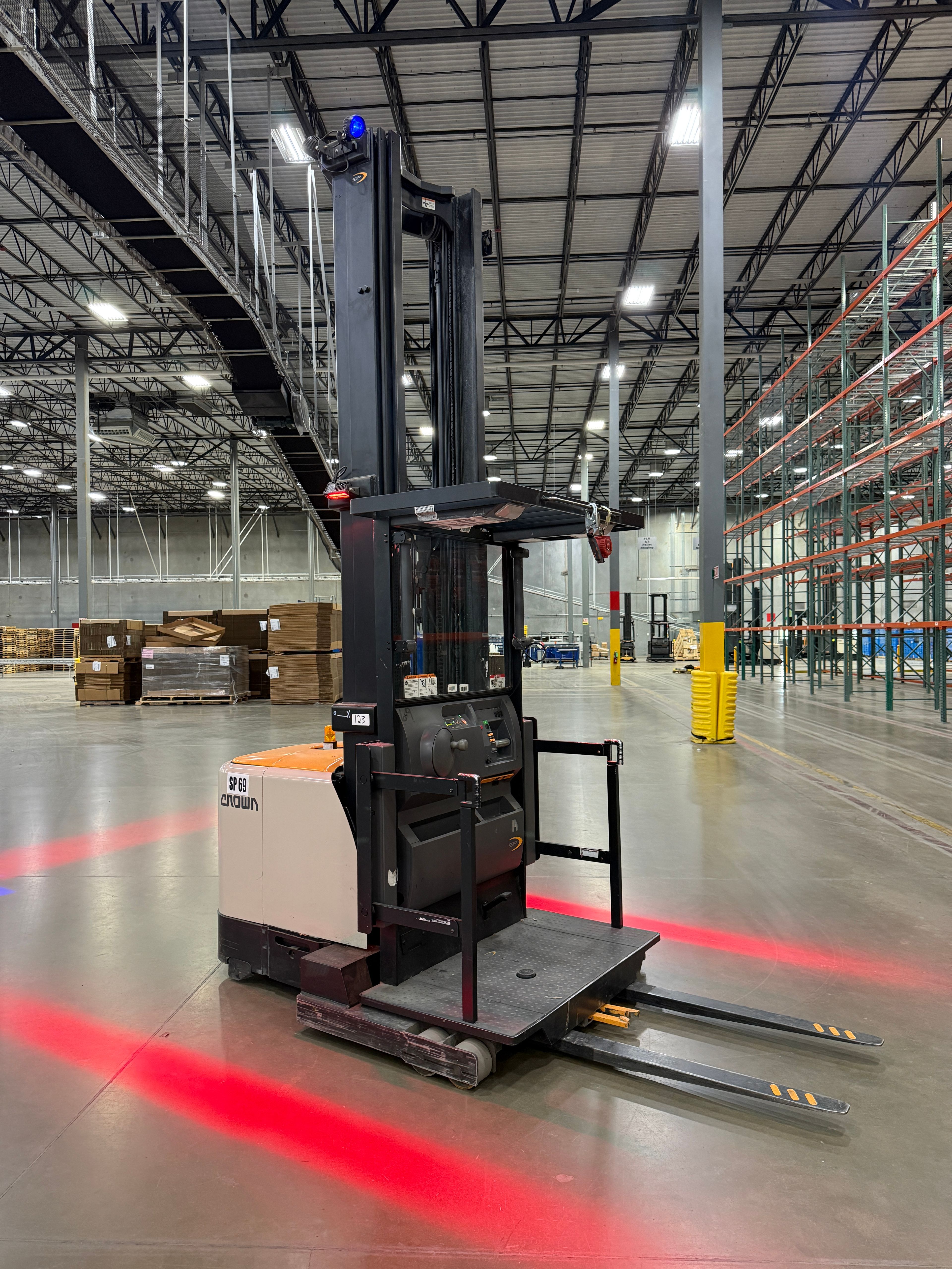 Crown Order Picker - SP-4000
