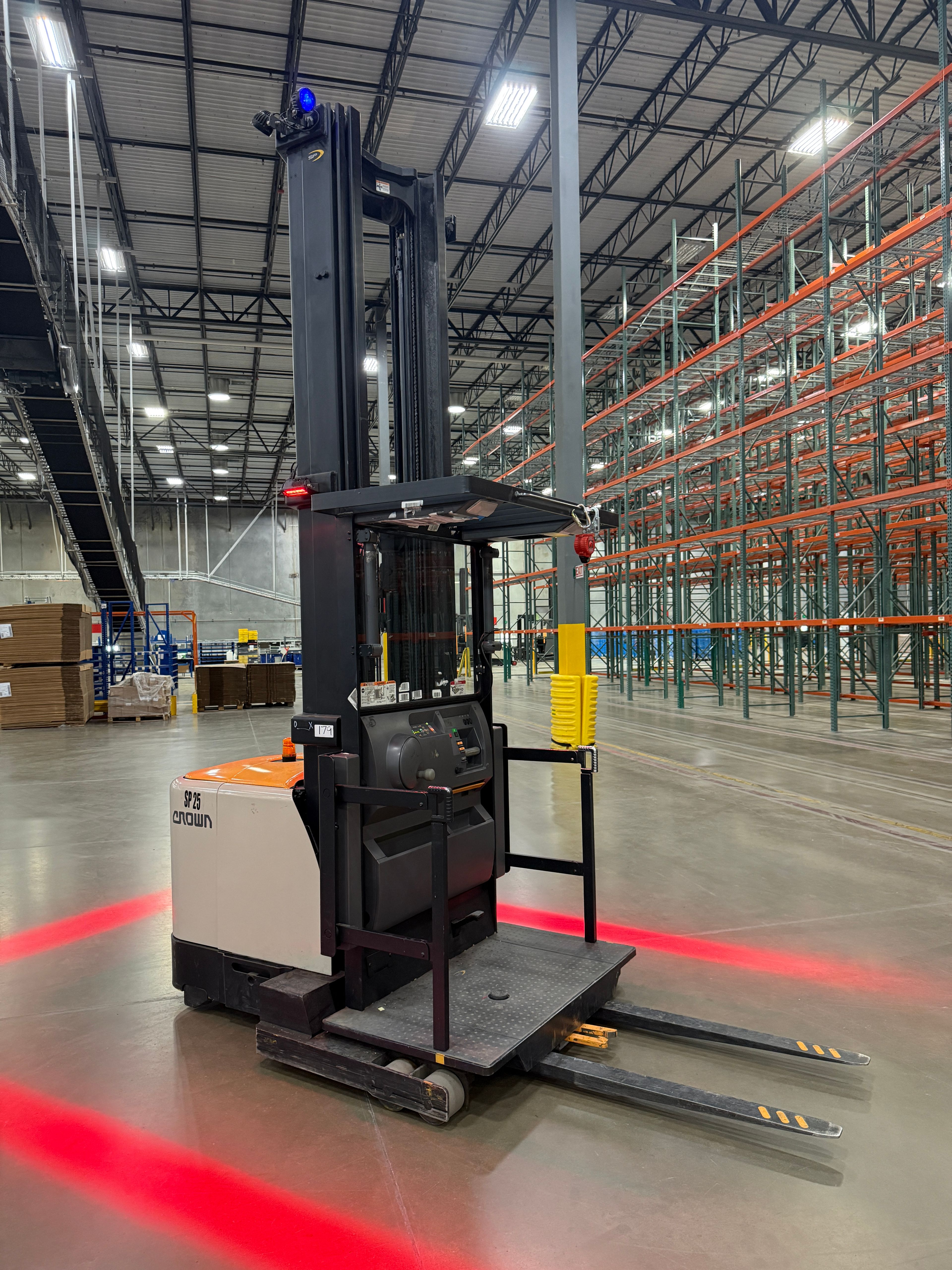 Crown Order Picker - SP-4000