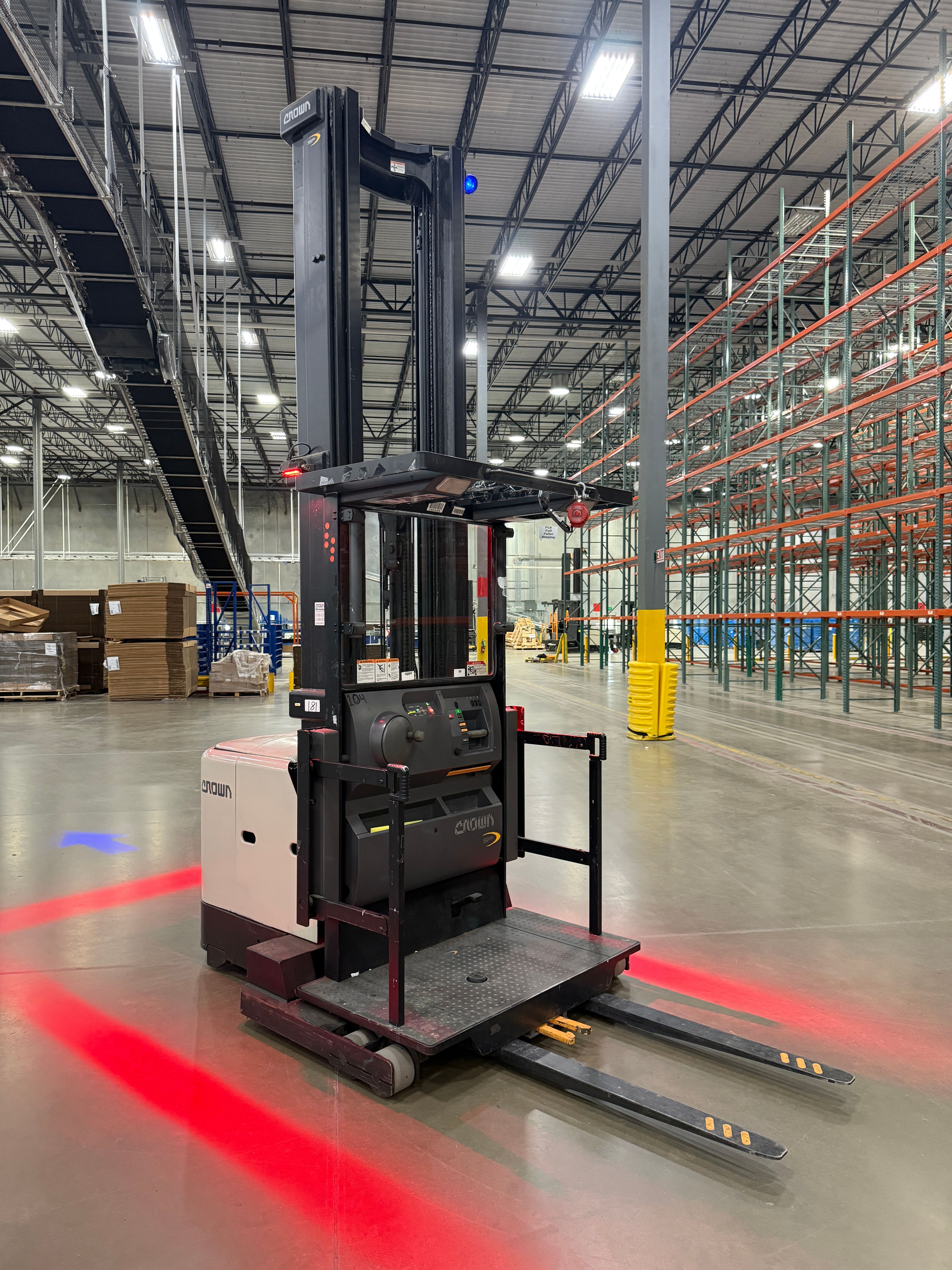 Crown Order Picker - SP-3500