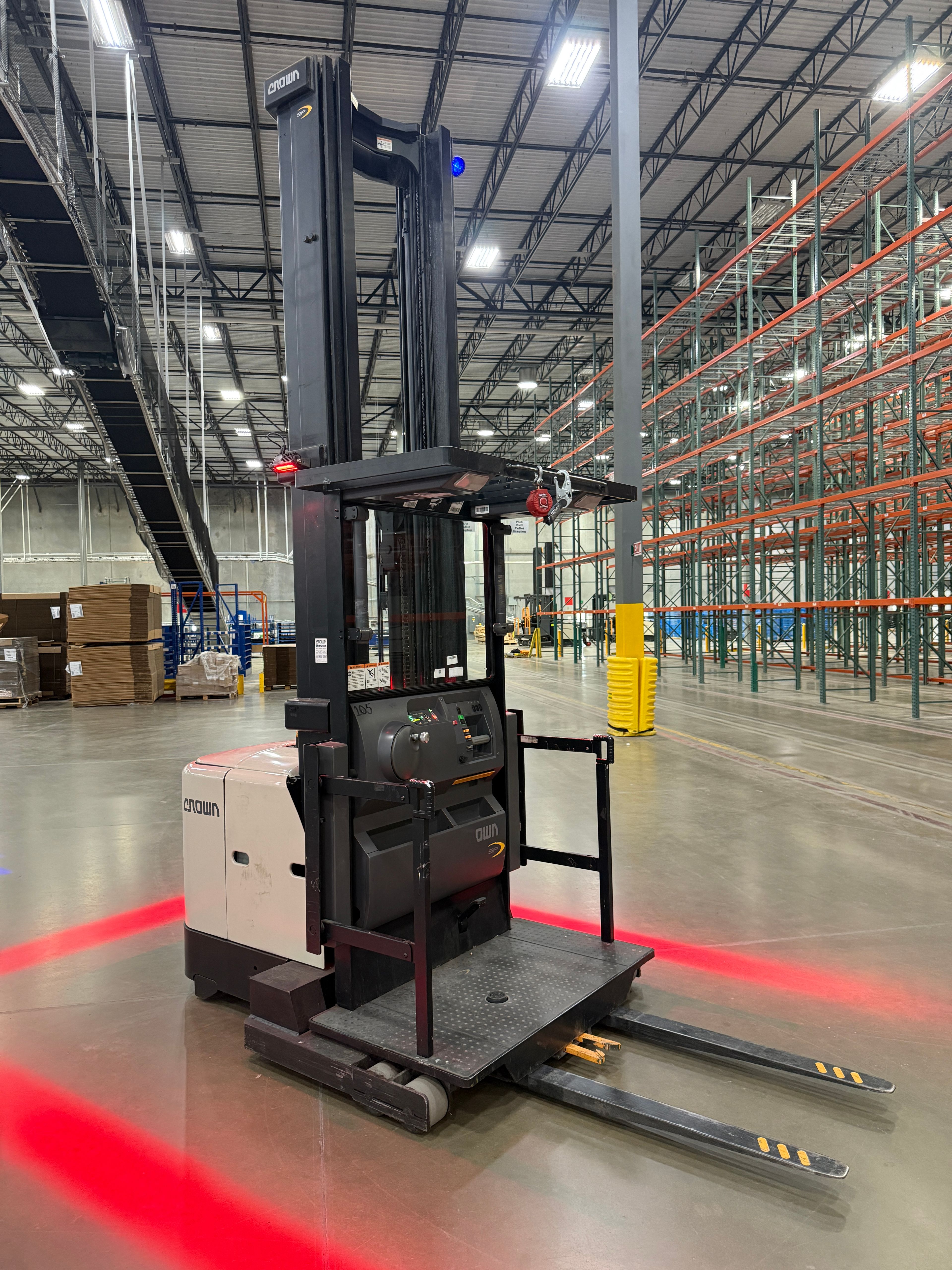 Crown Order Picker - SP-3500