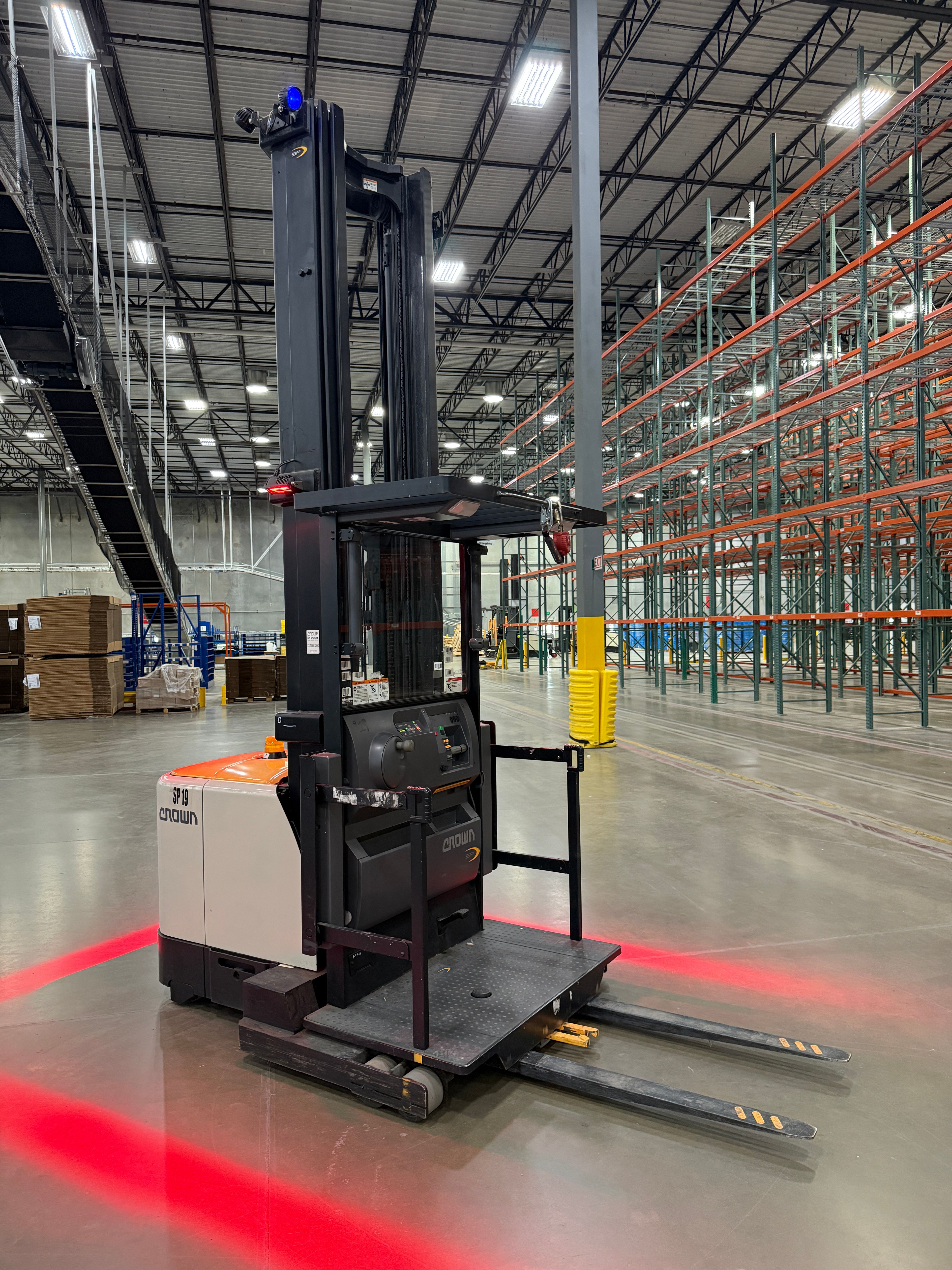 Crown Order Picker - SP-4000