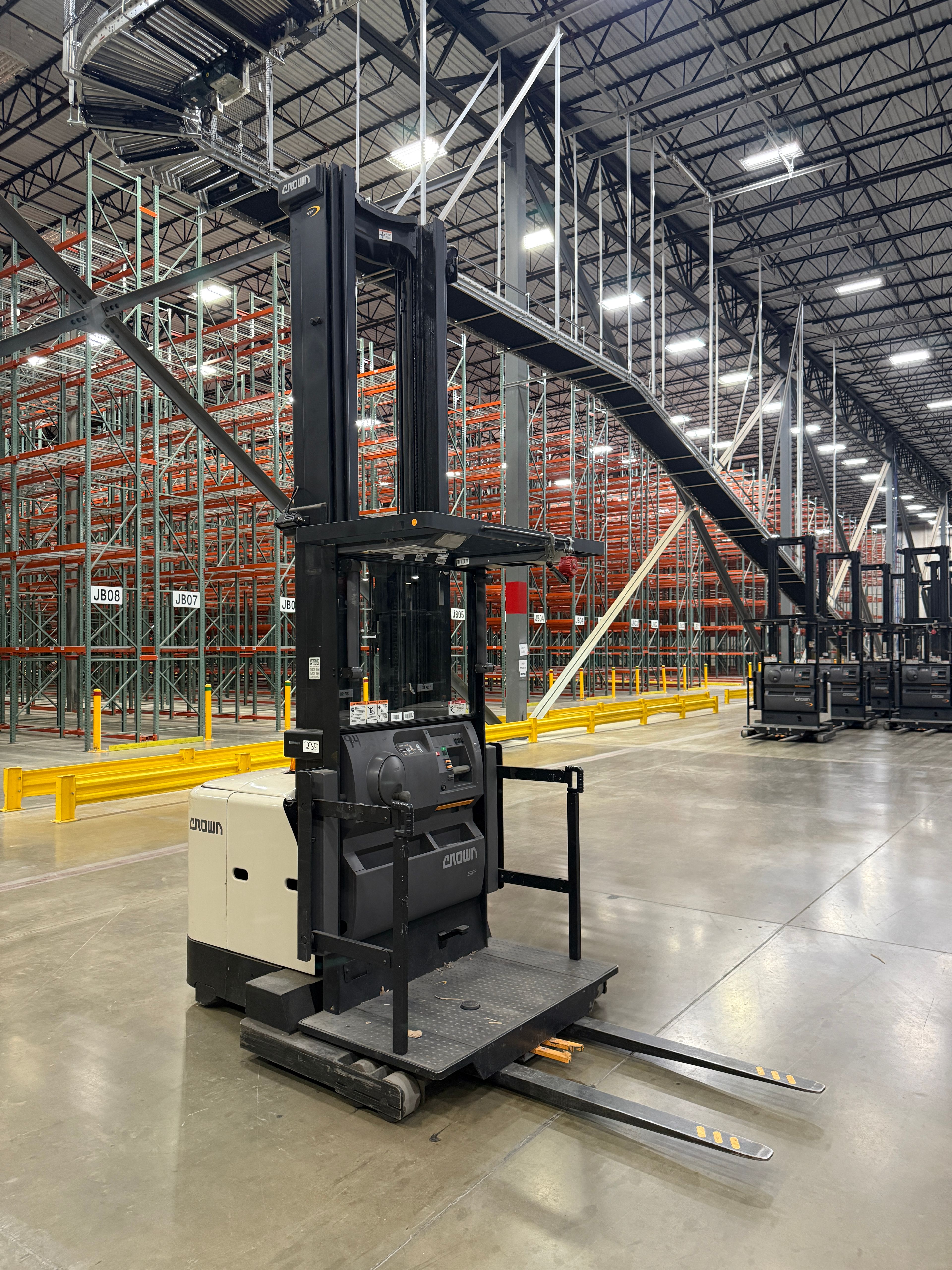 Crown Order Picker - SP-3500