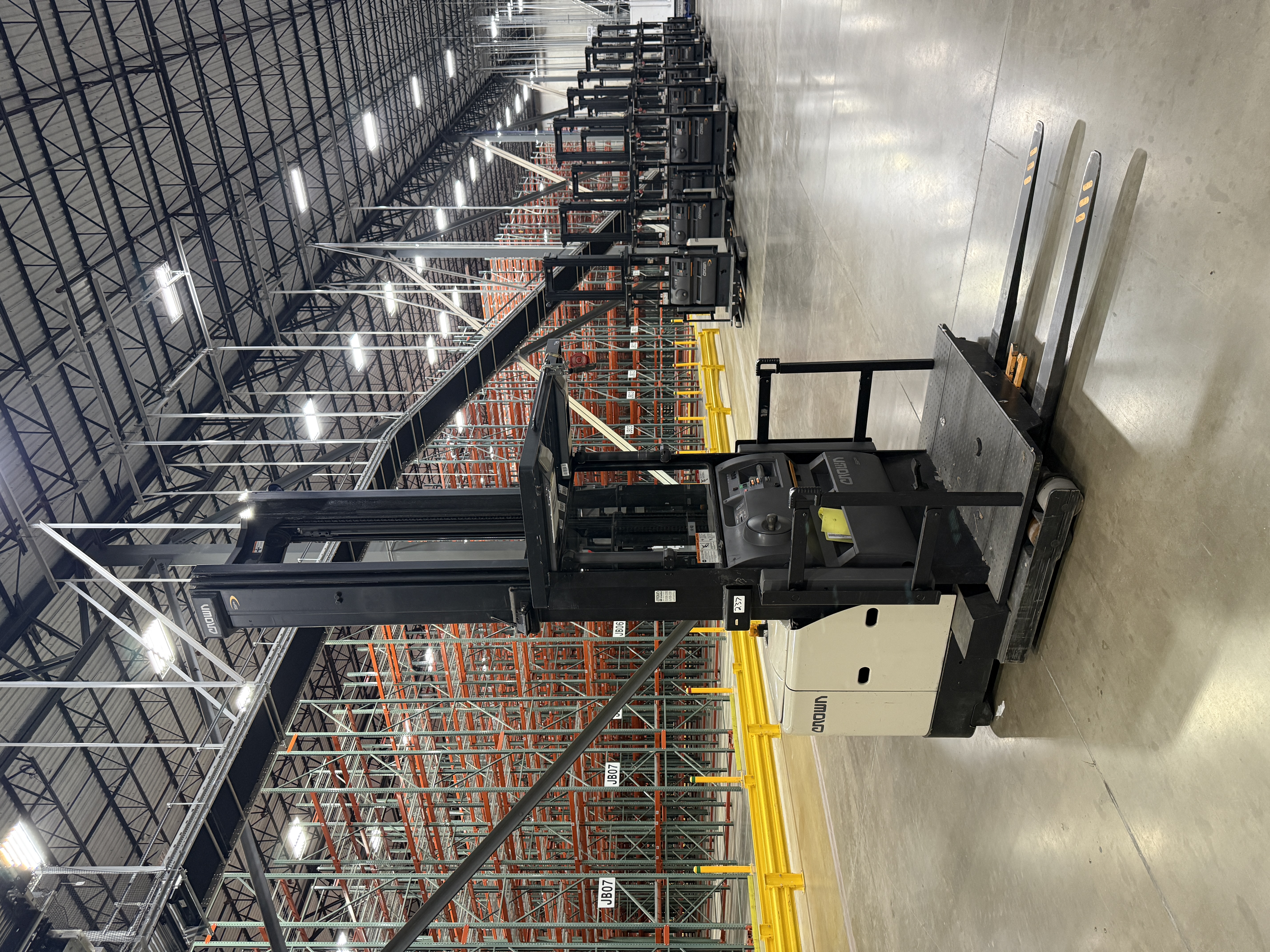 Crown Order Picker - SP-3500
