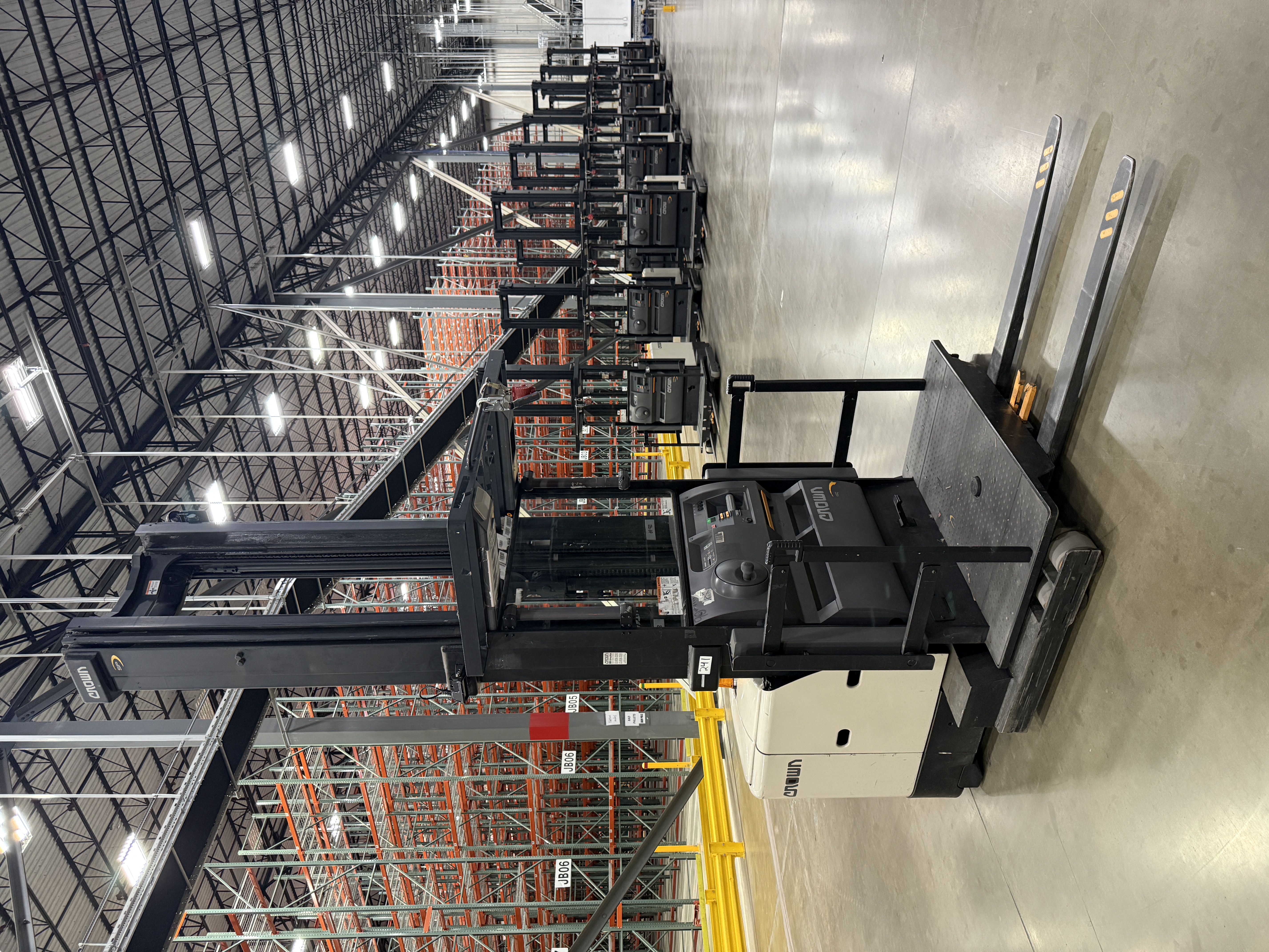 Crown Order Picker - SP-3500
