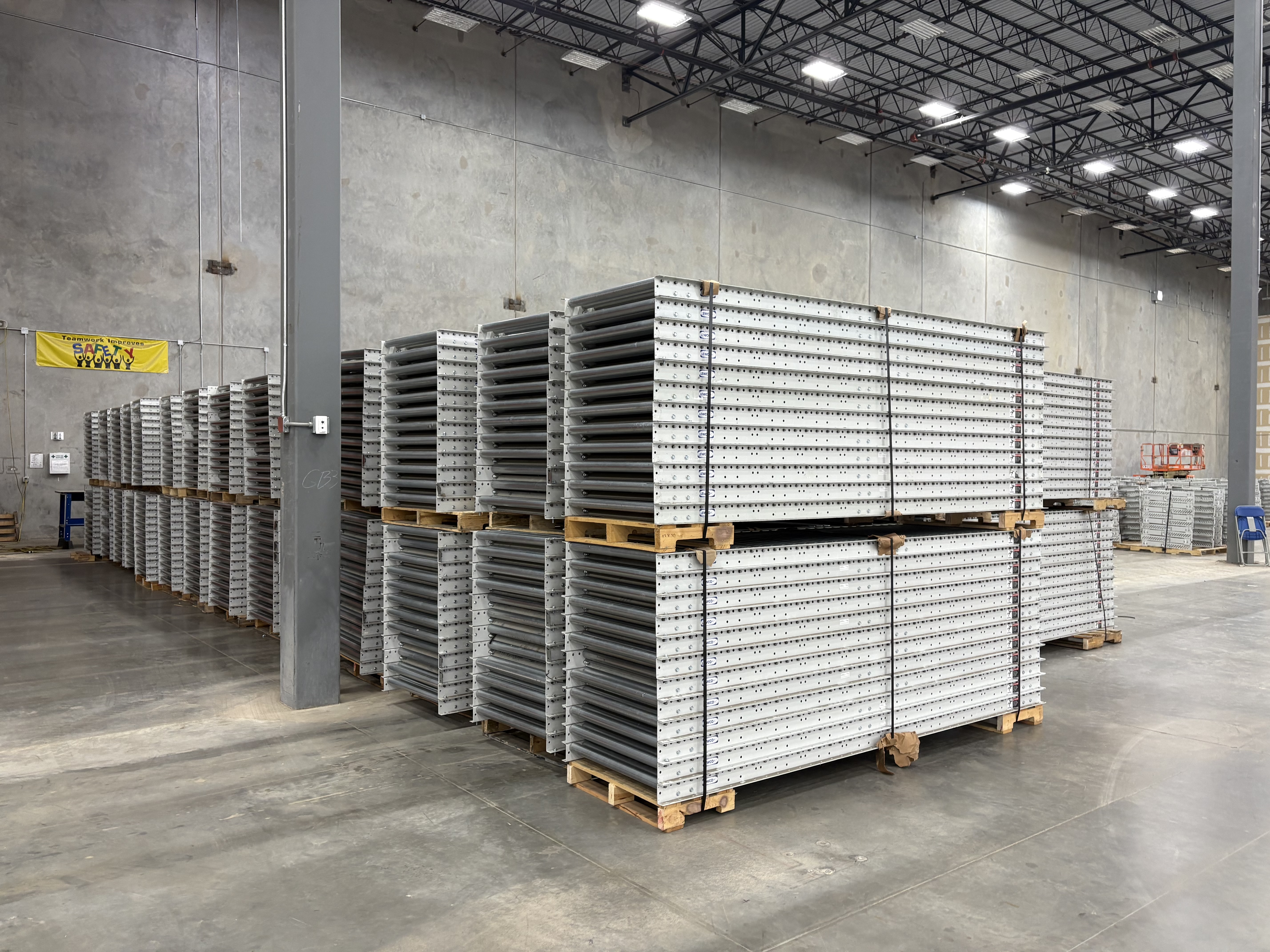 Lewcon Gravity Conveyor - 10' x 31"
