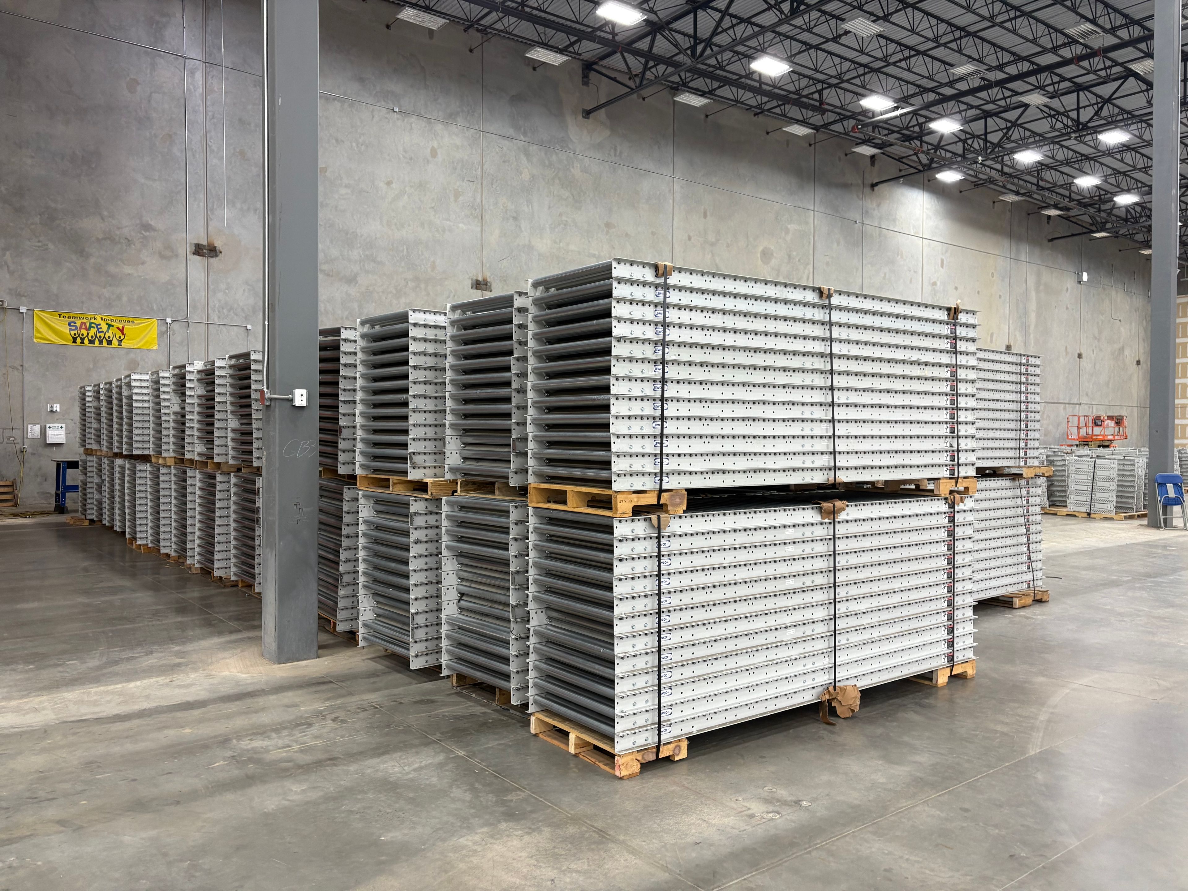 Lewcon Gravity Conveyor - 10' x 31" - Document 1