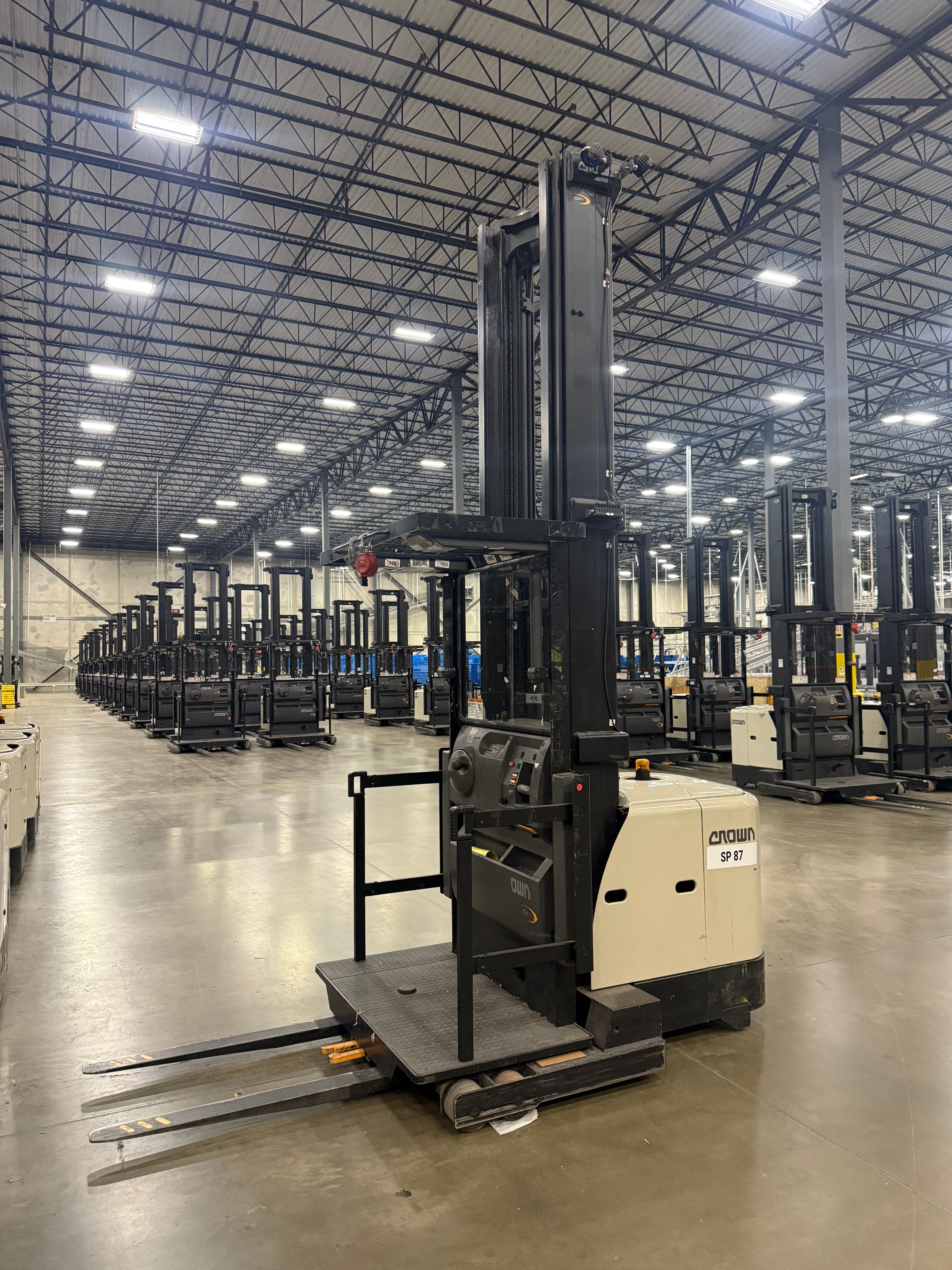 Crown Order Picker - SP-3500