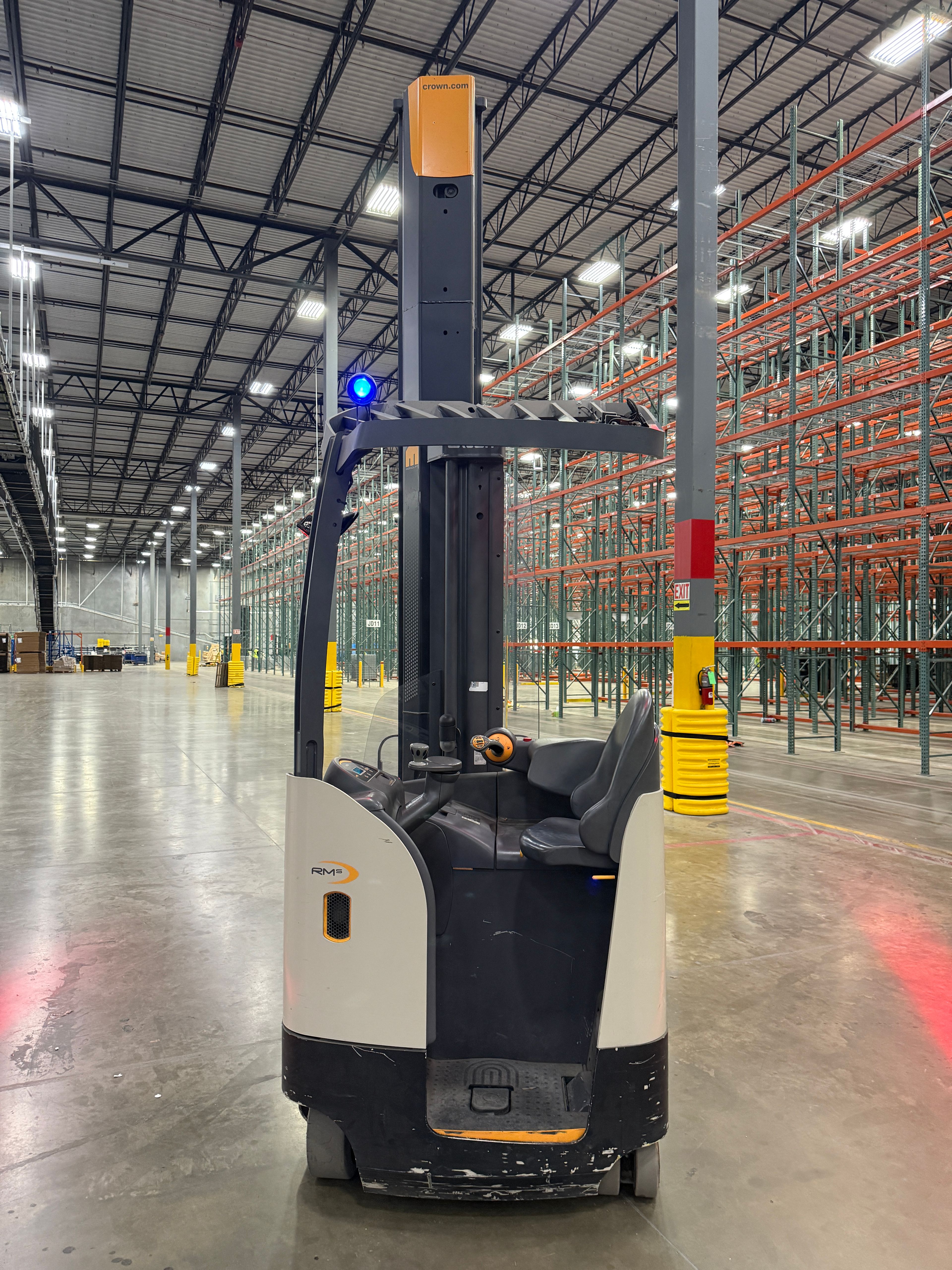 Crown Reach Truck - RM-6000 - Document 3